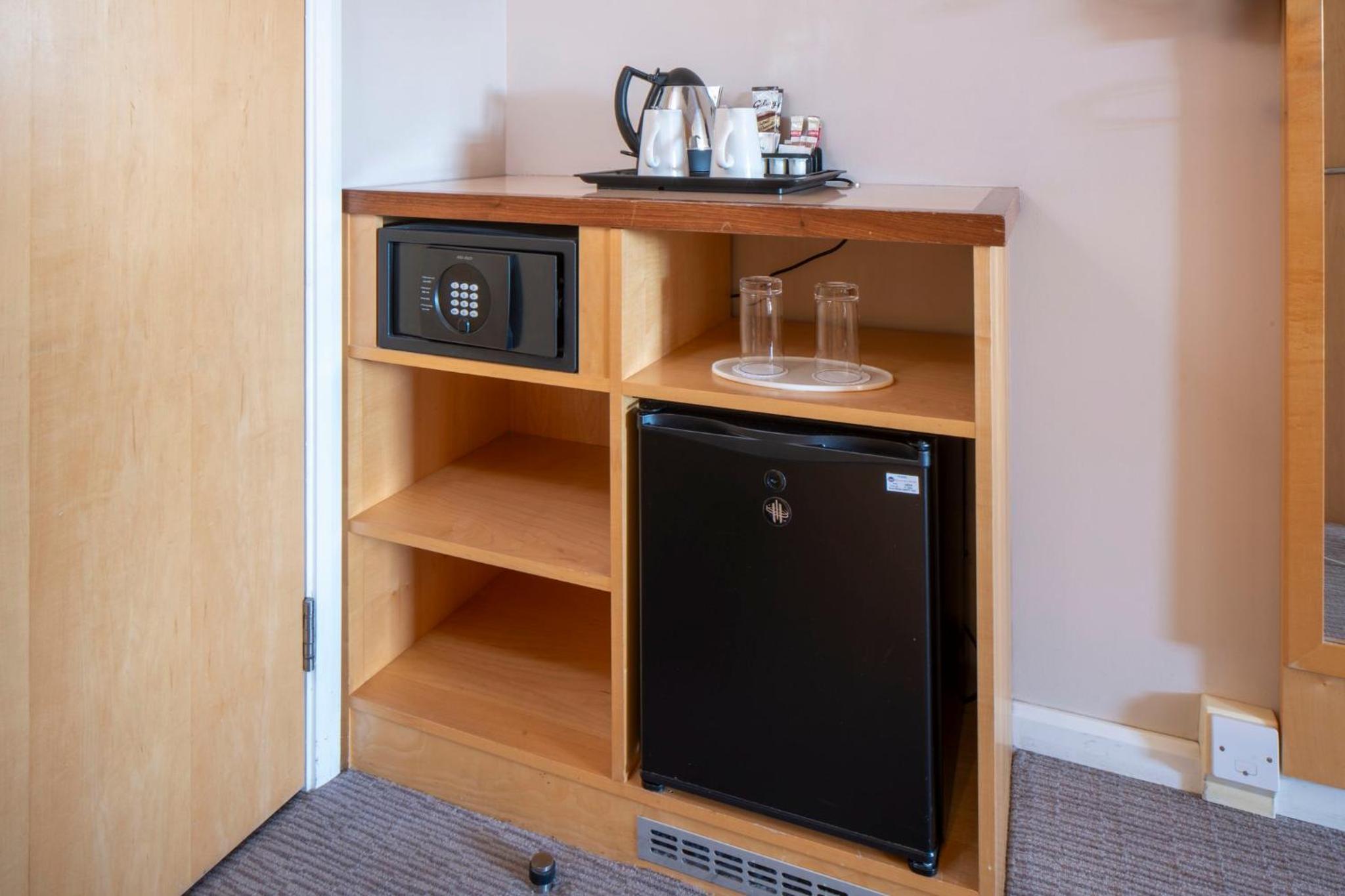 Standard Double Room with Two Double Beds - Photo 19