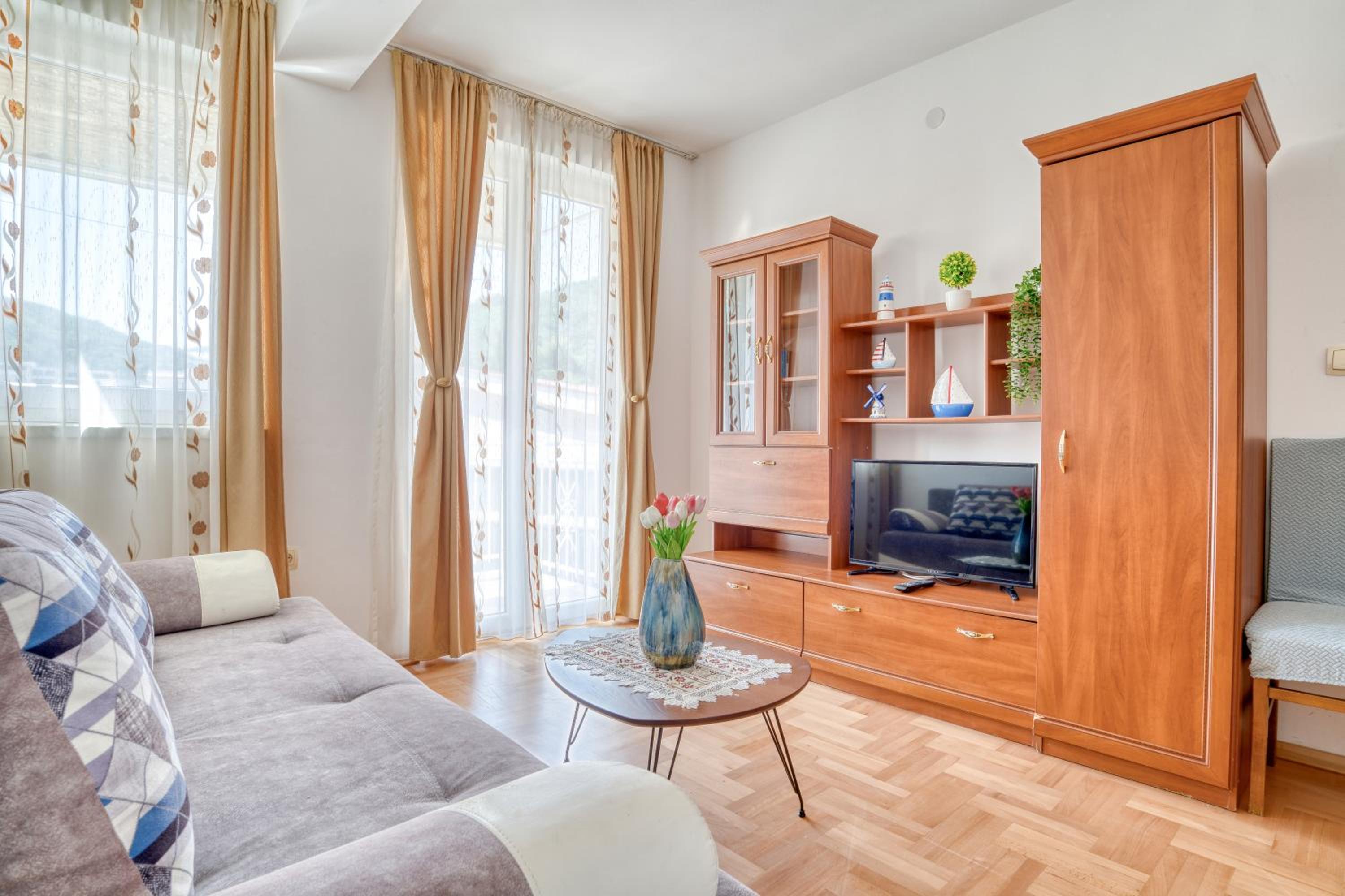 One-Bedroom Apartment with Balcony