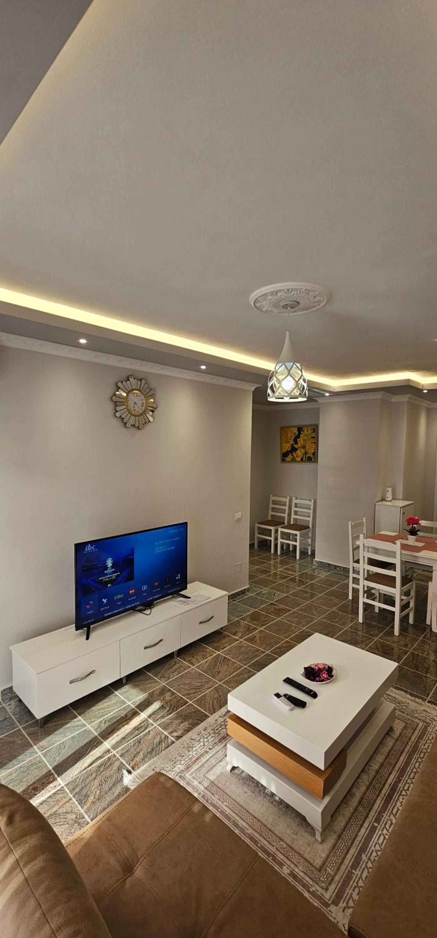 One-Bedroom Apartment photo 2
