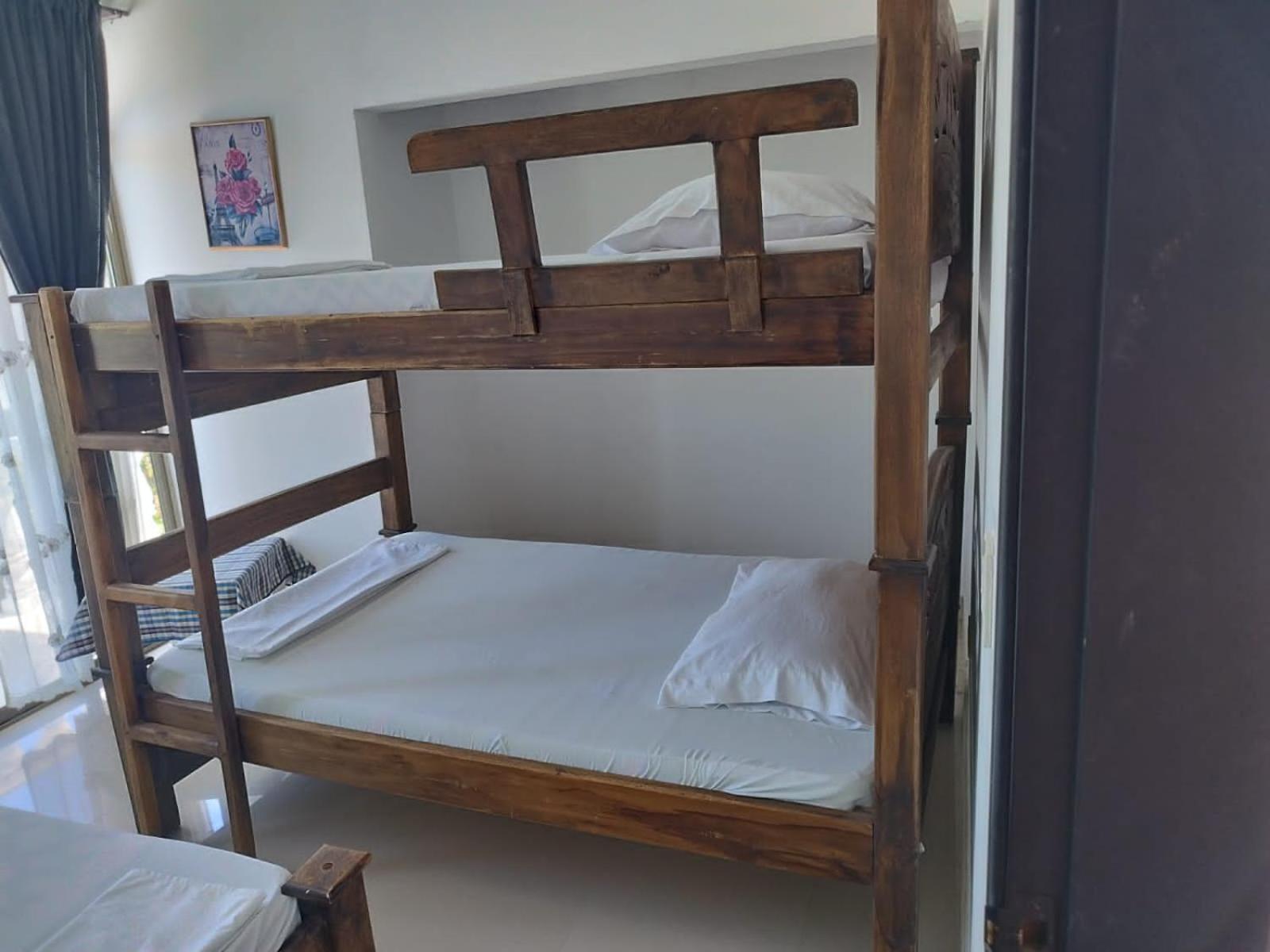 Four-Bedroom House photo 1