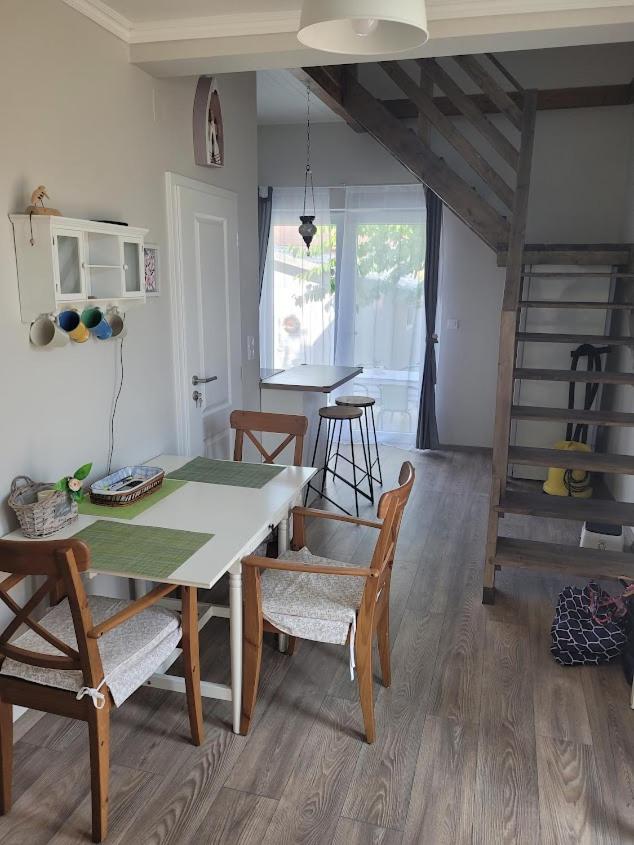 Two-Bedroom House photo 3