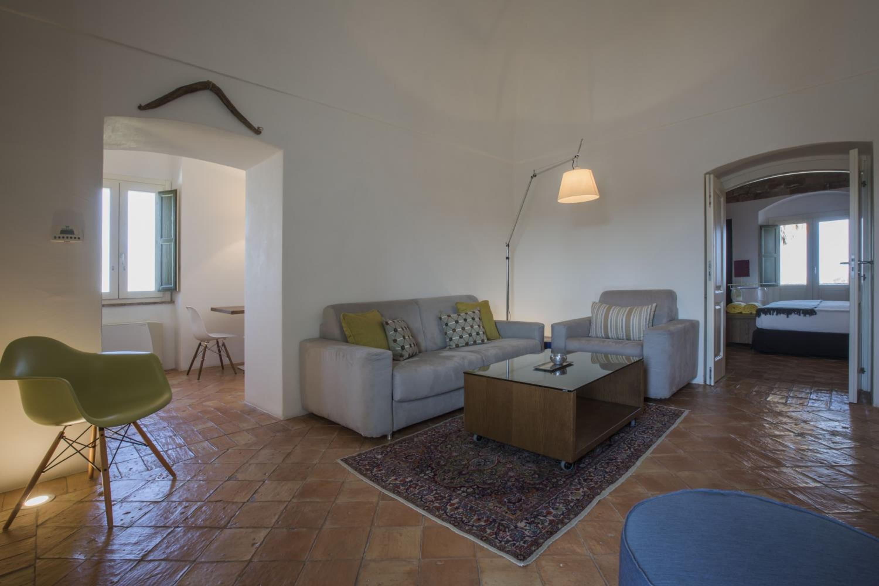 King Suite with Pool View - Photo 2