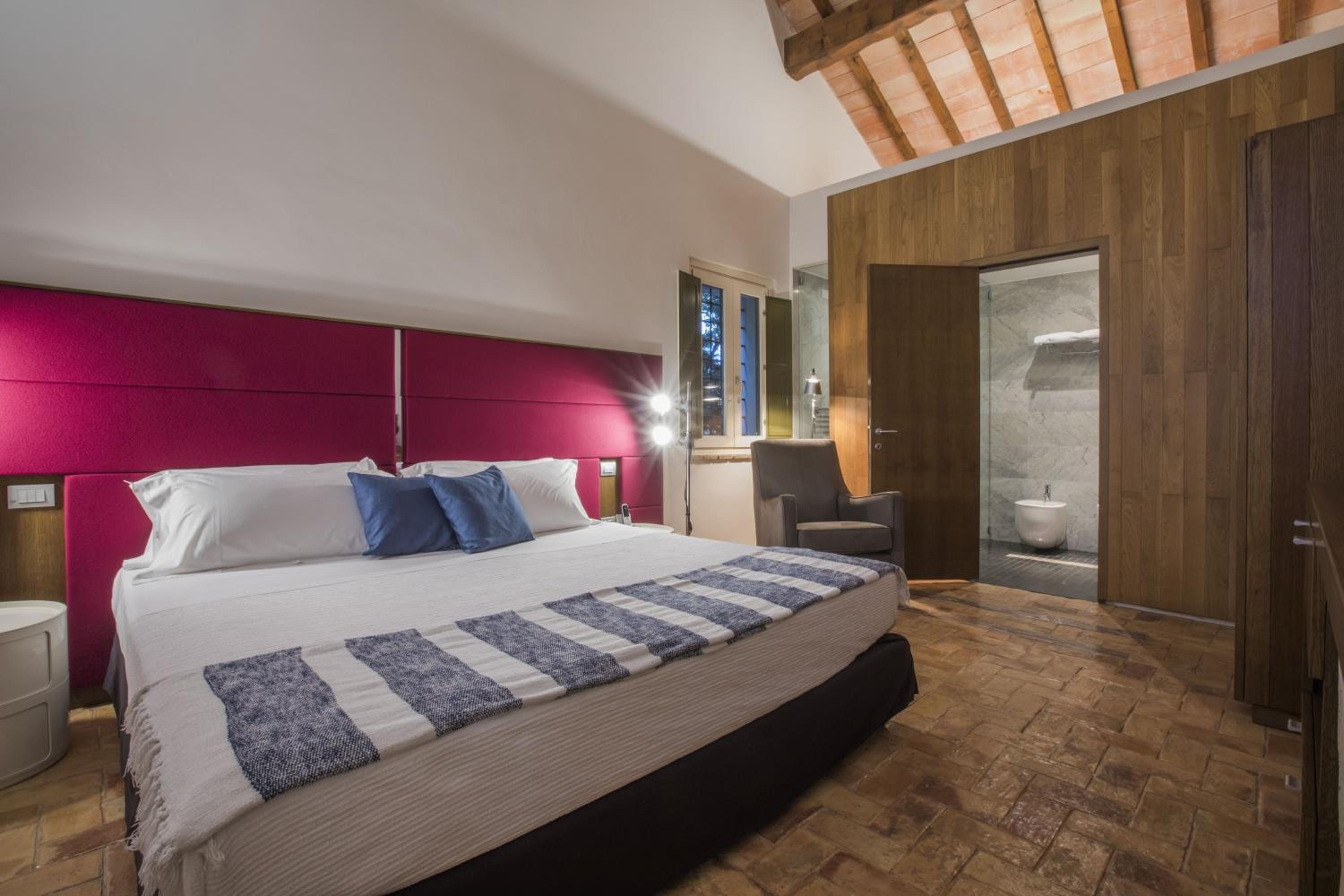 Superior Suite - Photo 2