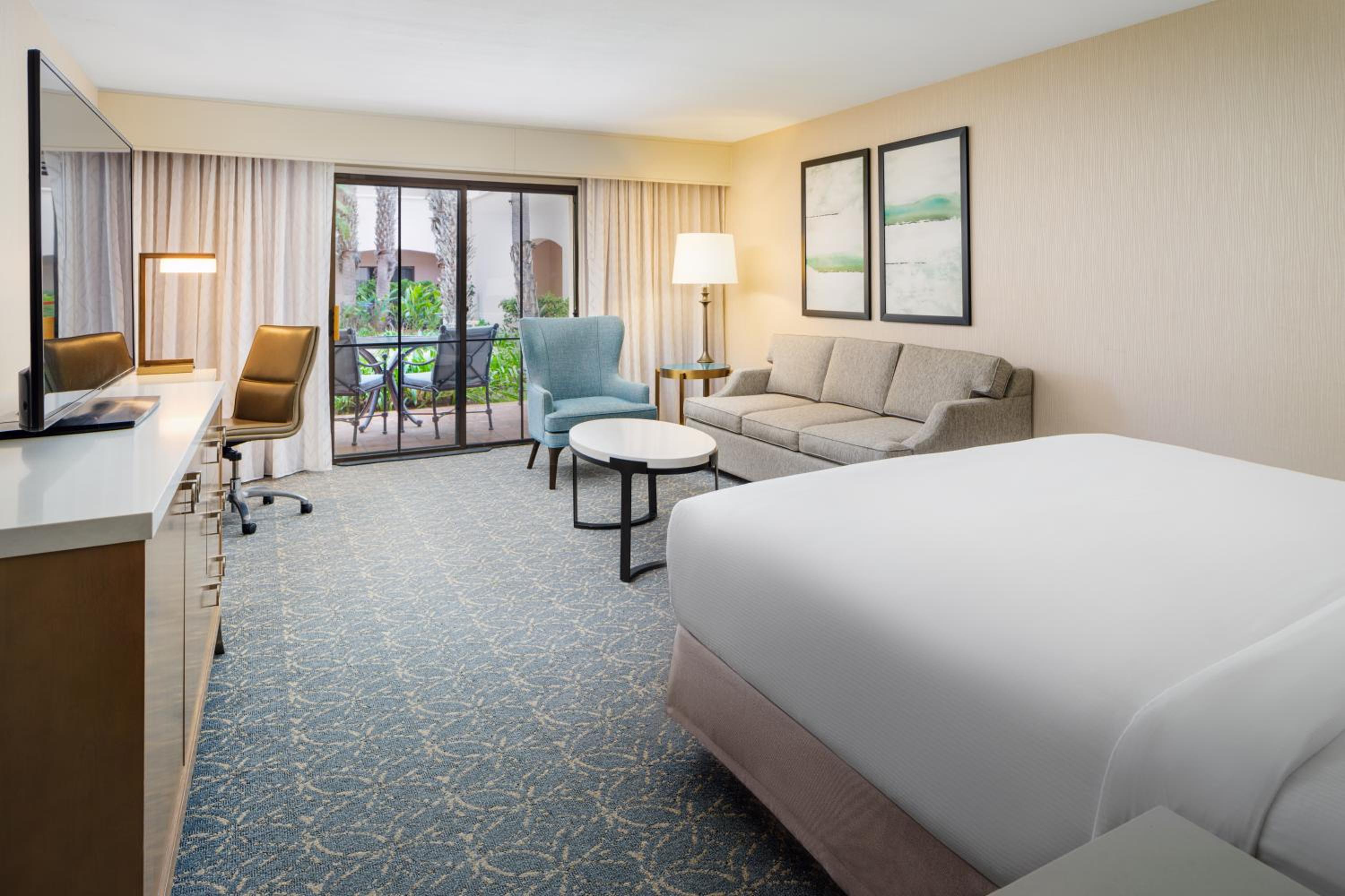 King Room with View - Hearing Accessible - Photo 5