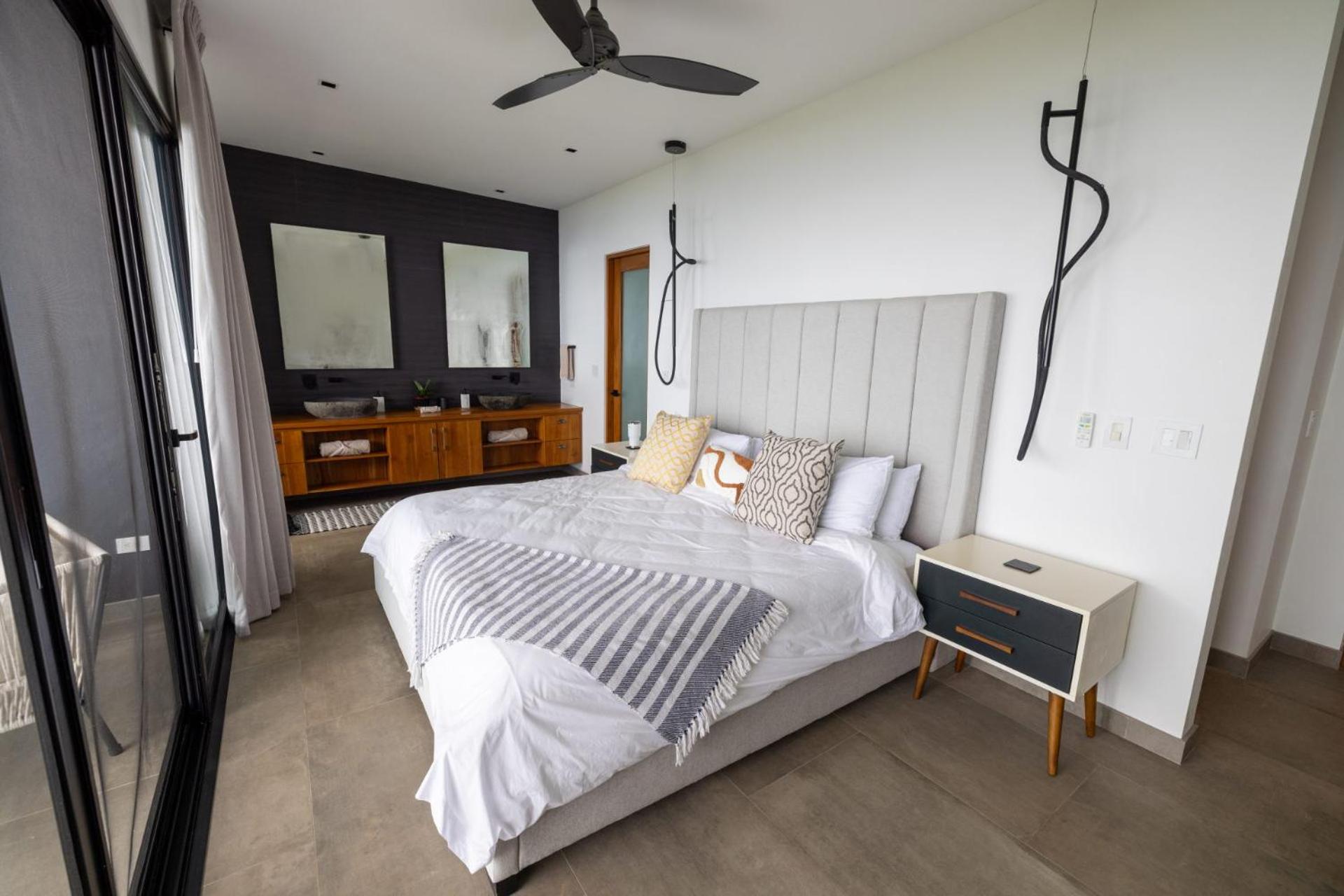 Villa photo 1