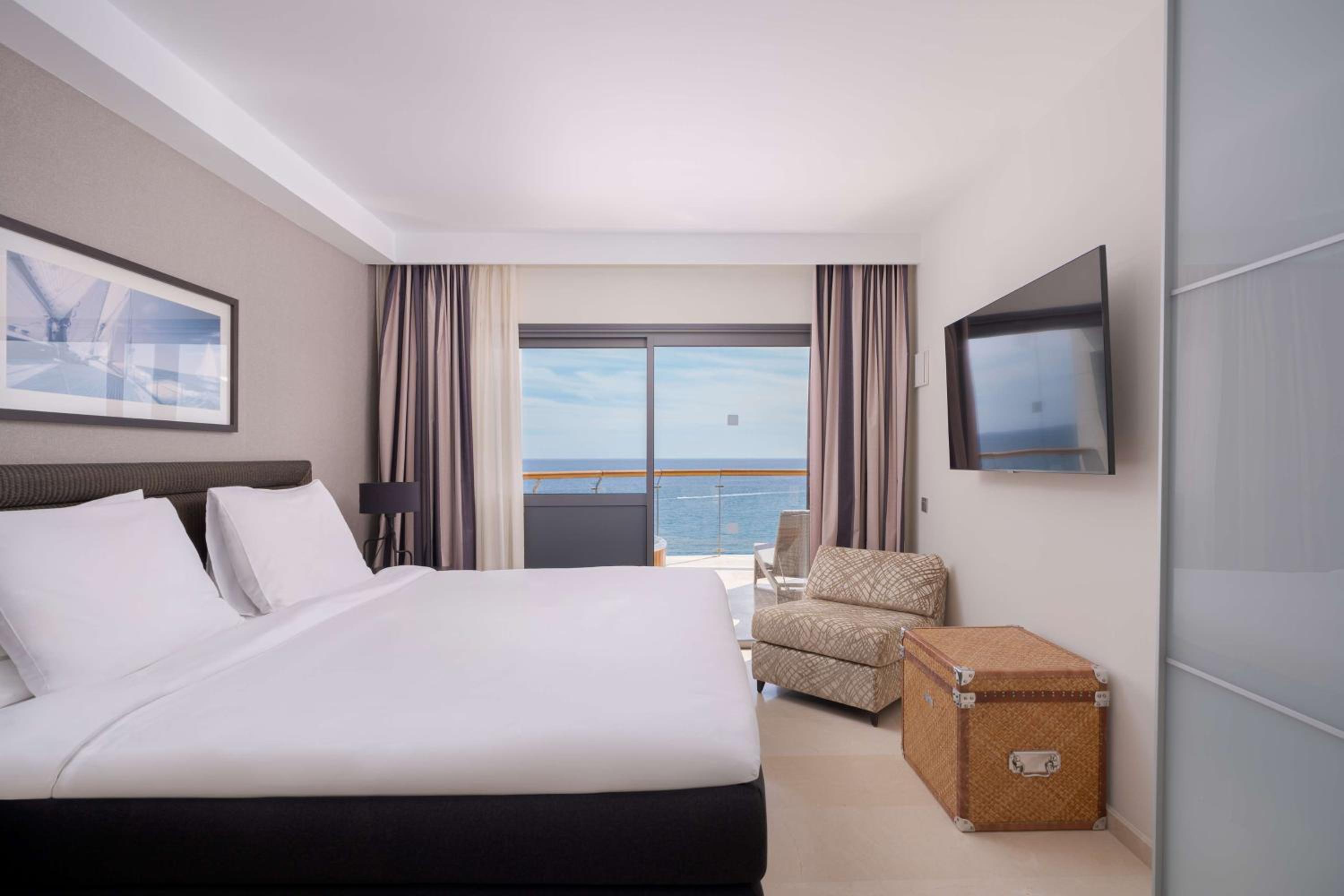 Premium Suite- 3 Bedroom & Sea View