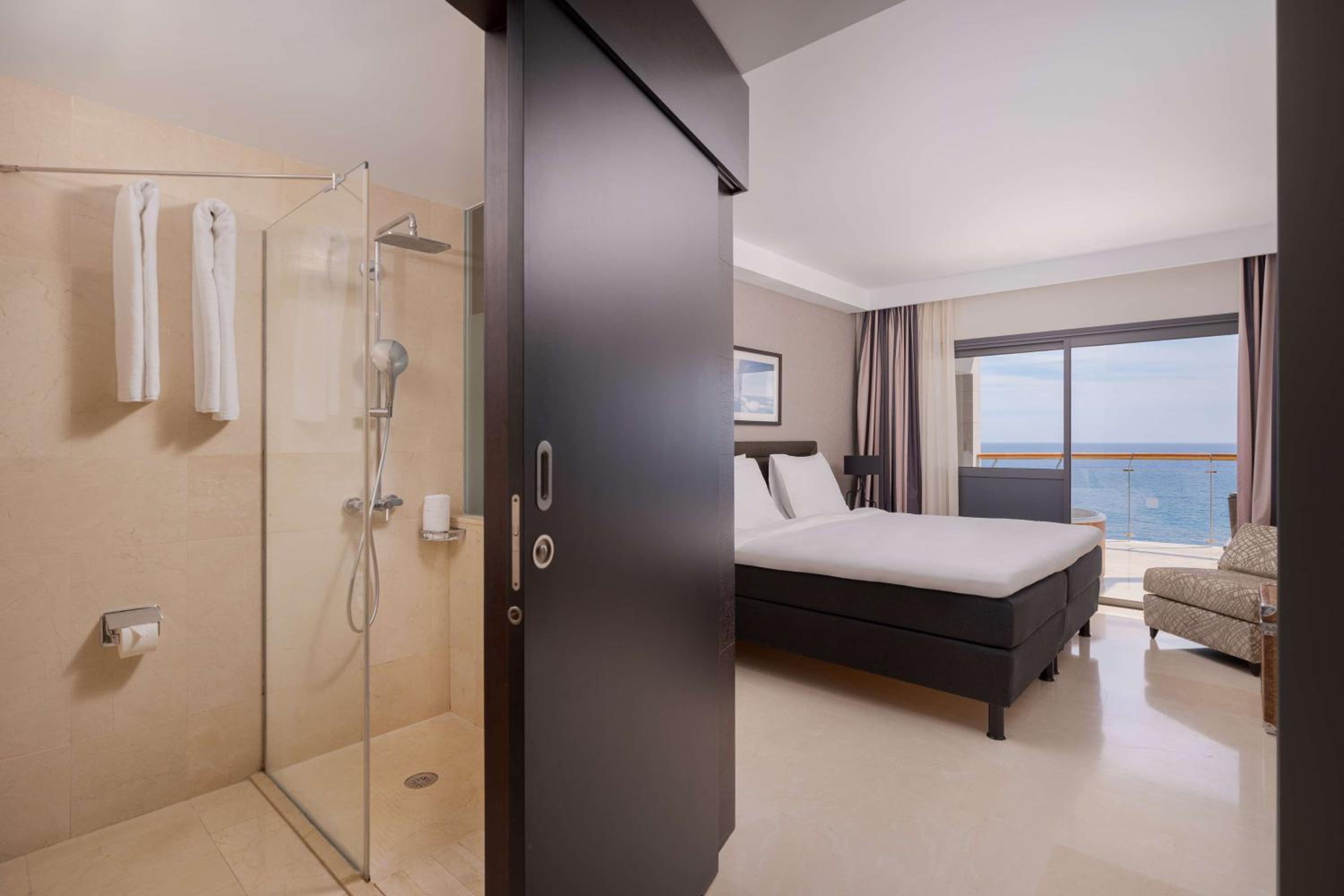 Premium Suite- 3 Bedroom & Sea View - Photo 20