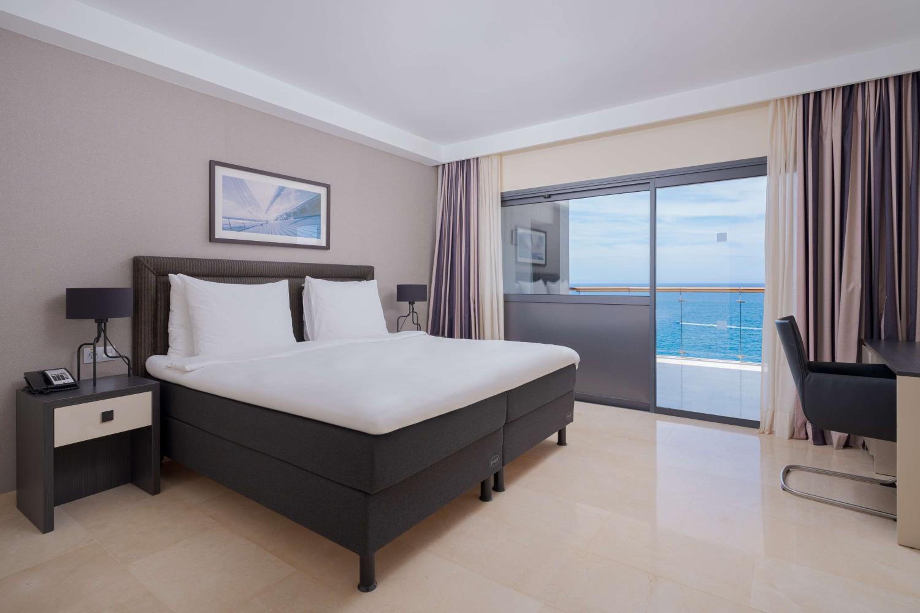 Suite- 2 Bedroom & Panoramic View