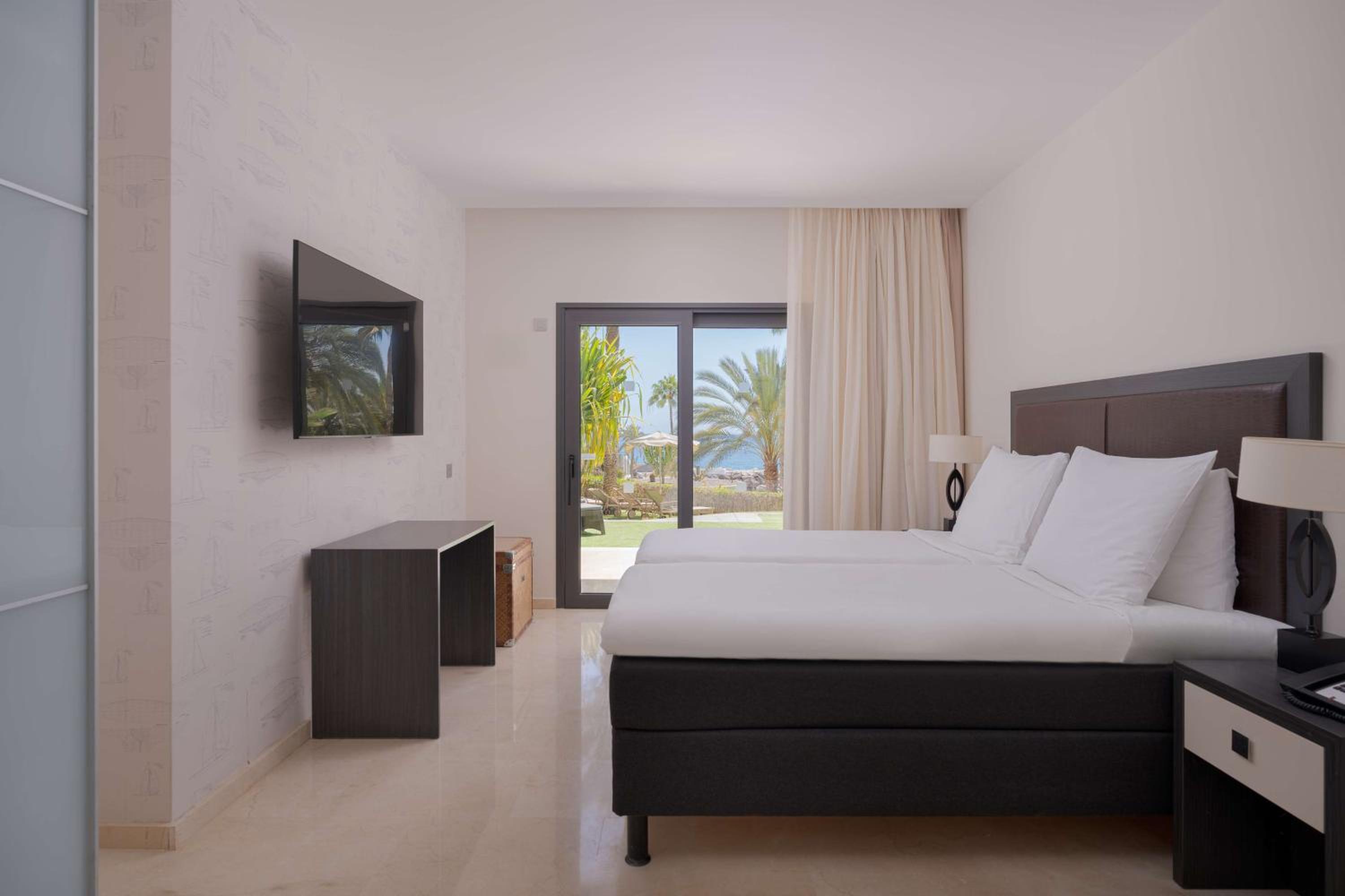 Junior Suite with Garden View