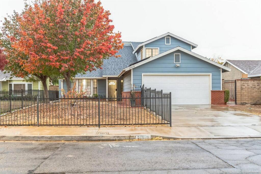Four-Bedroom House photo 3