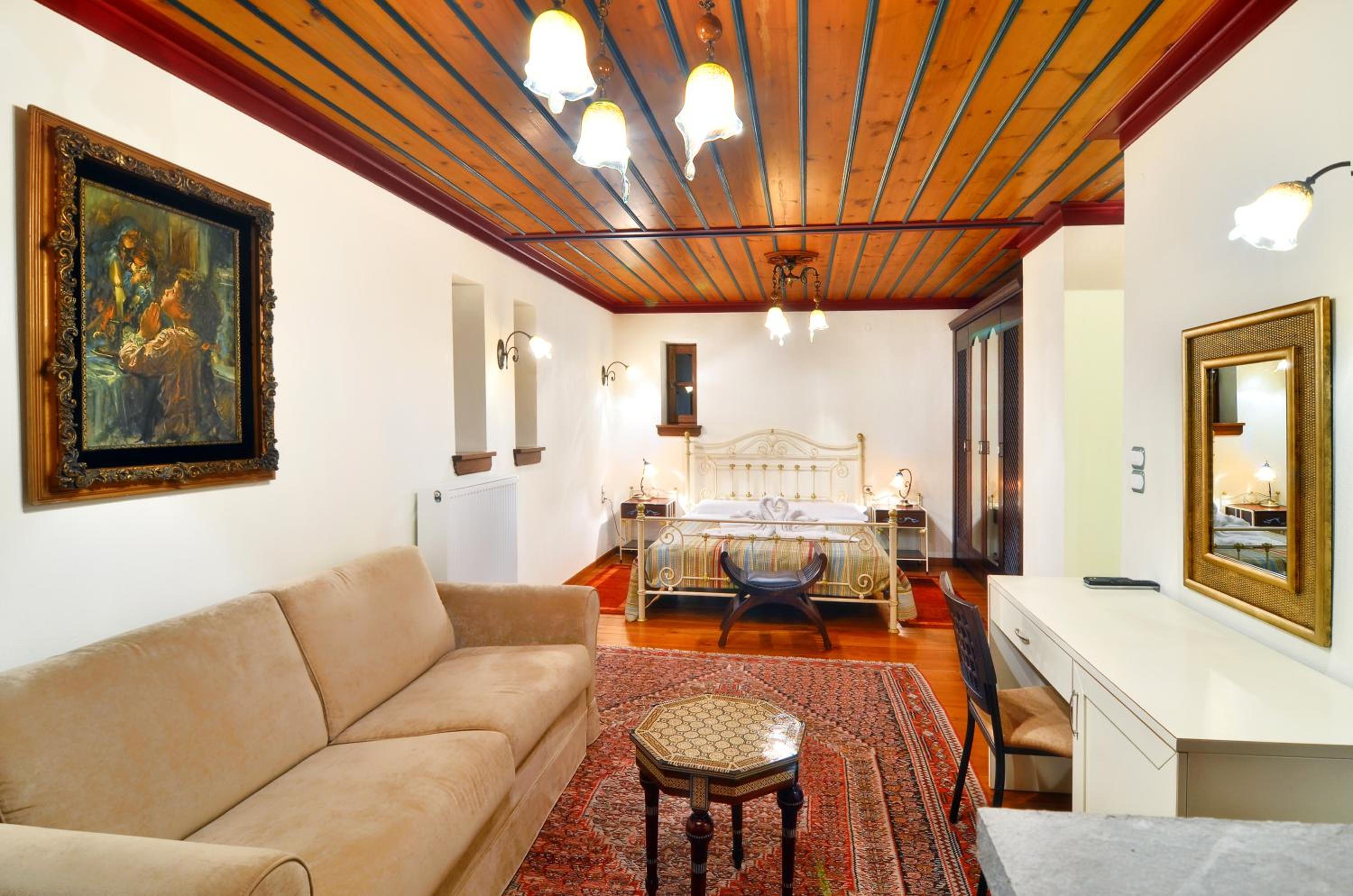 Deluxe Family Room with Fireplace (2 Adults + 2 Children) - Photo 7