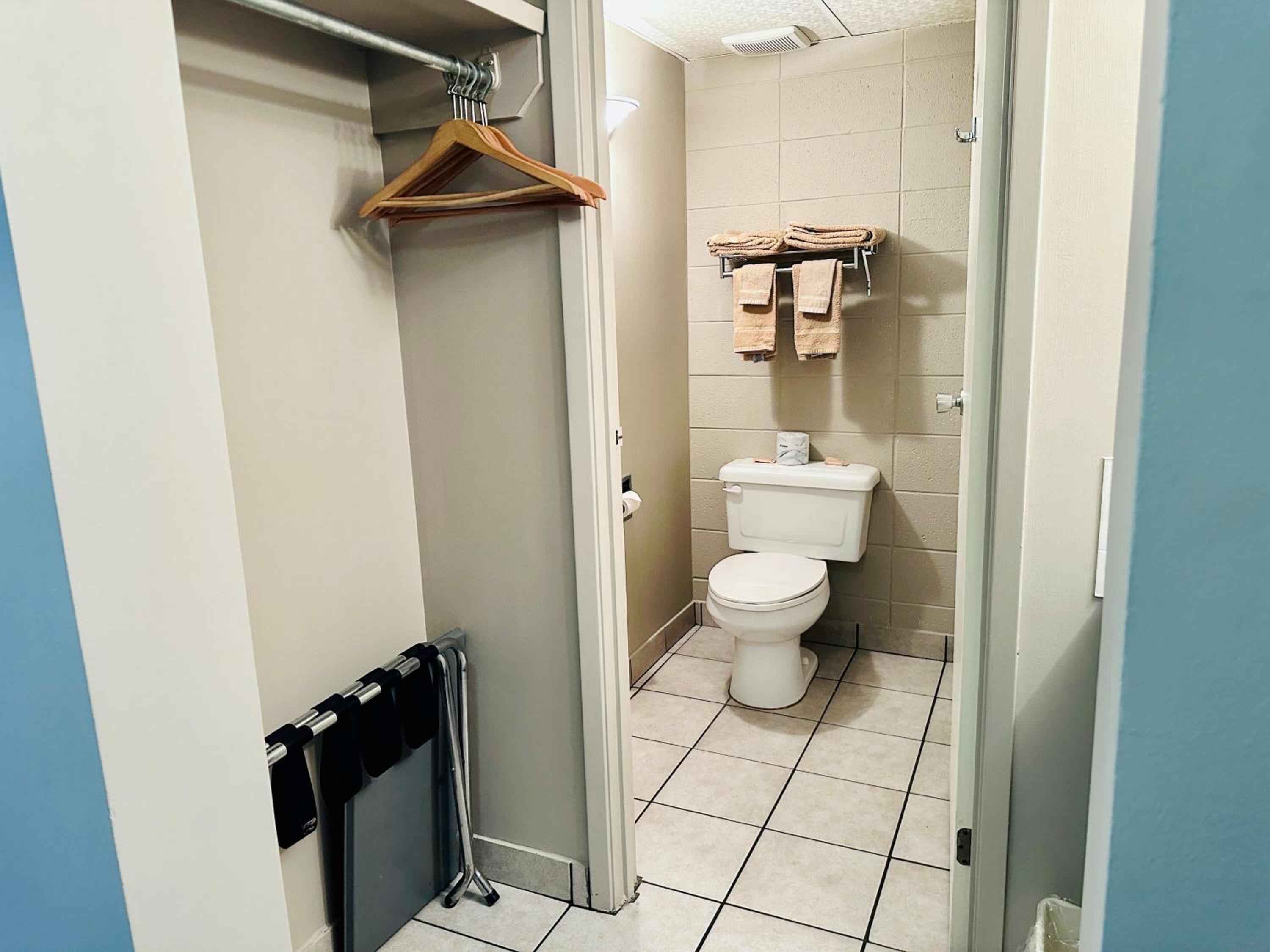 Single Room photo 3