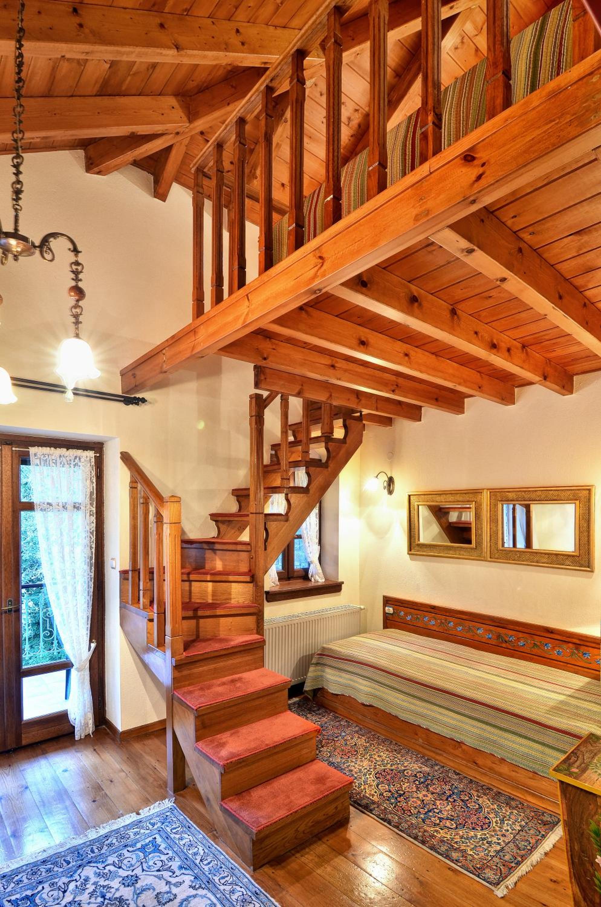 Junior Suite with Balcony - Photo 7