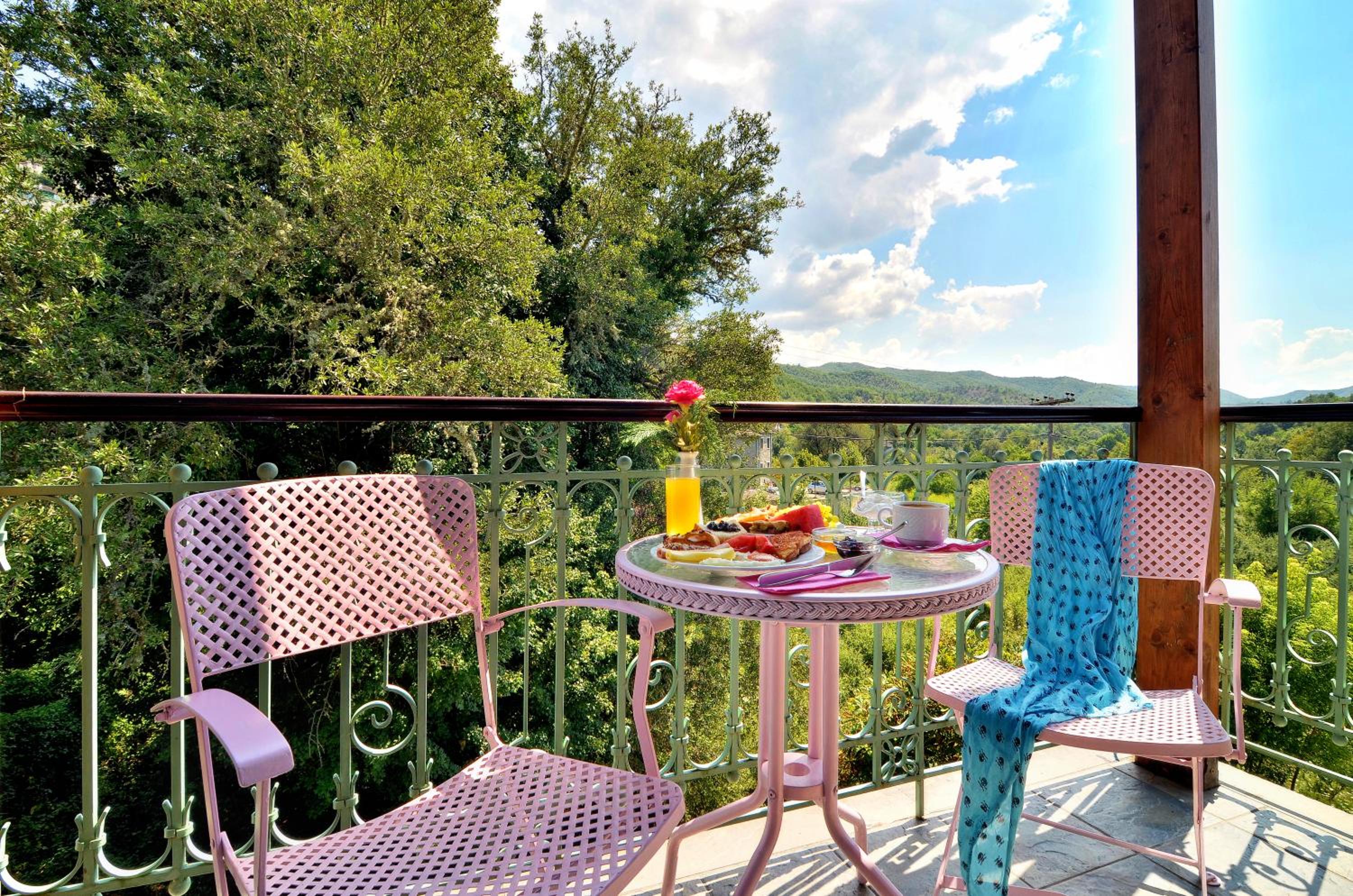 Junior Suite with Balcony - Photo 4