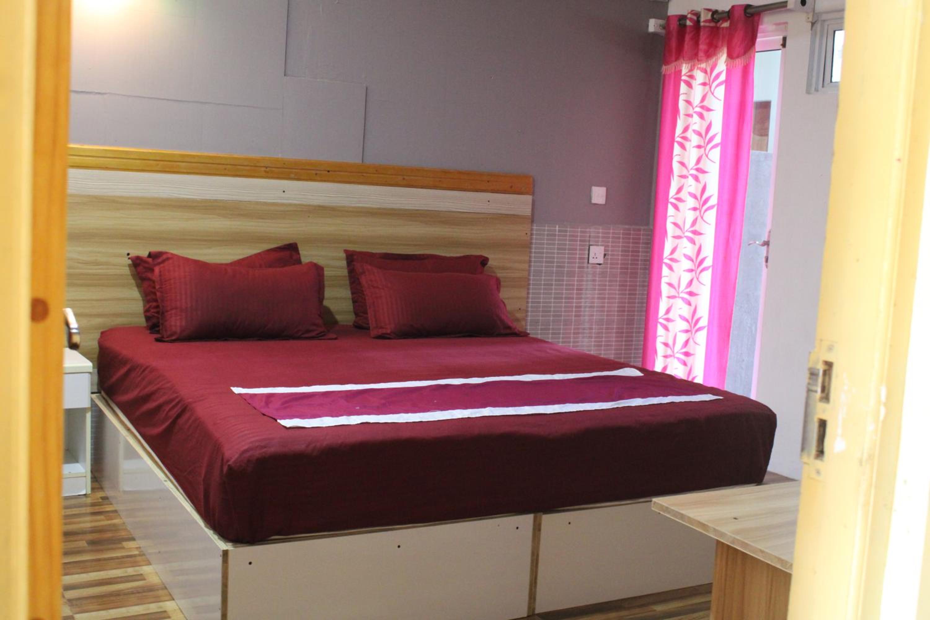 Double or Twin Room - Photo 6
