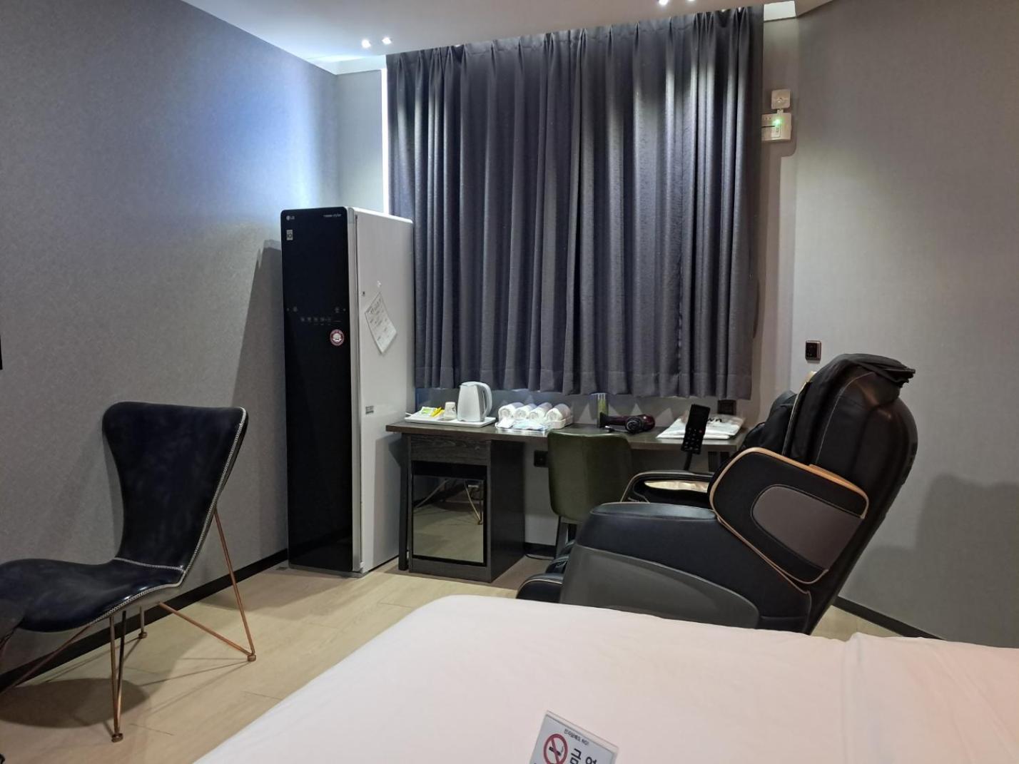 Premium Double Room - Photo 7