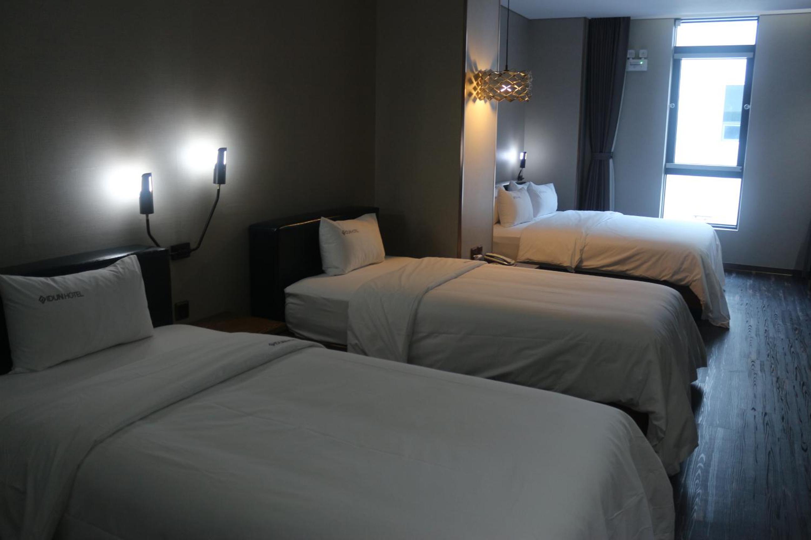 Triple Room - Photo 7
