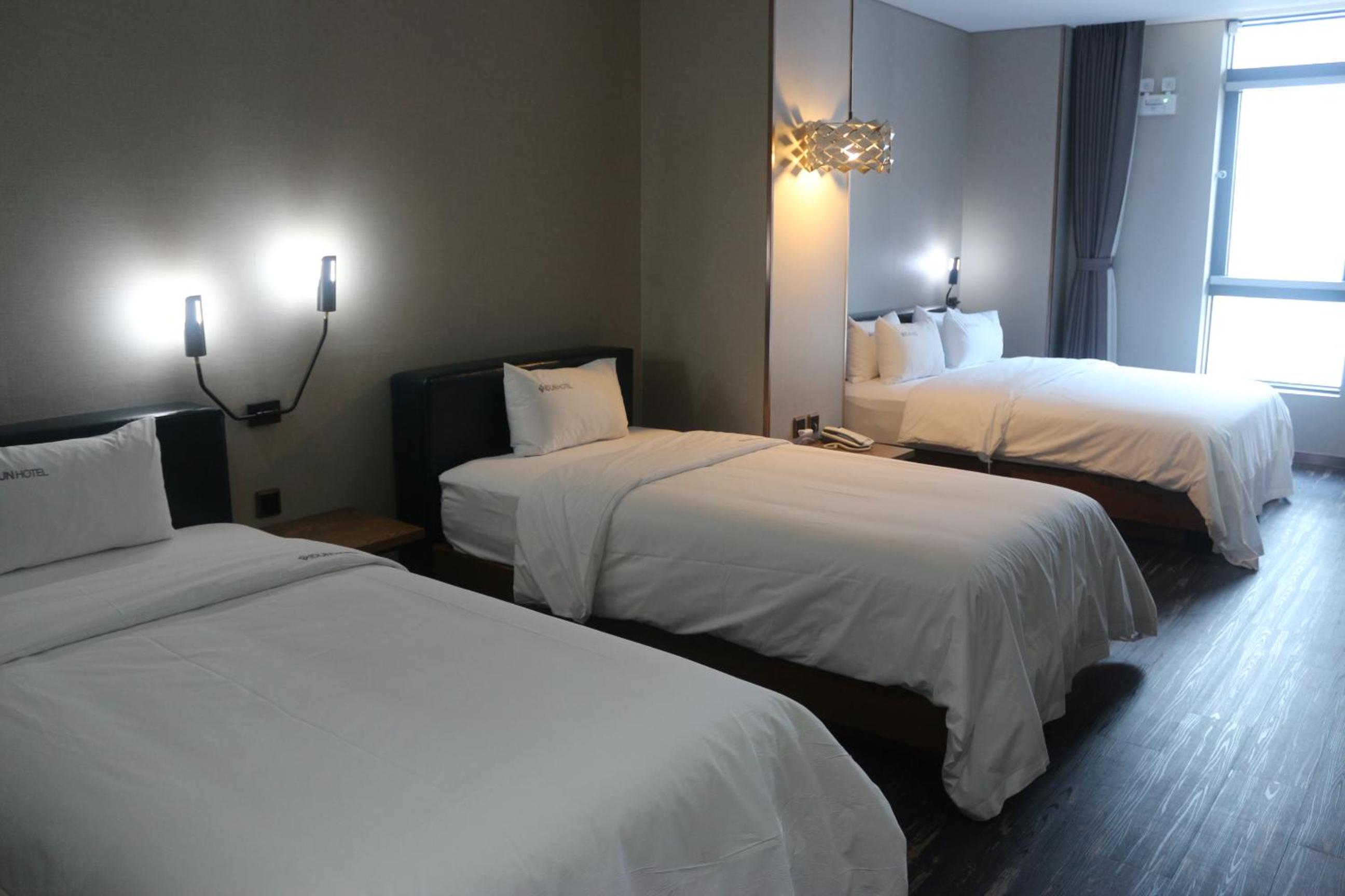 Triple Room - Photo 6