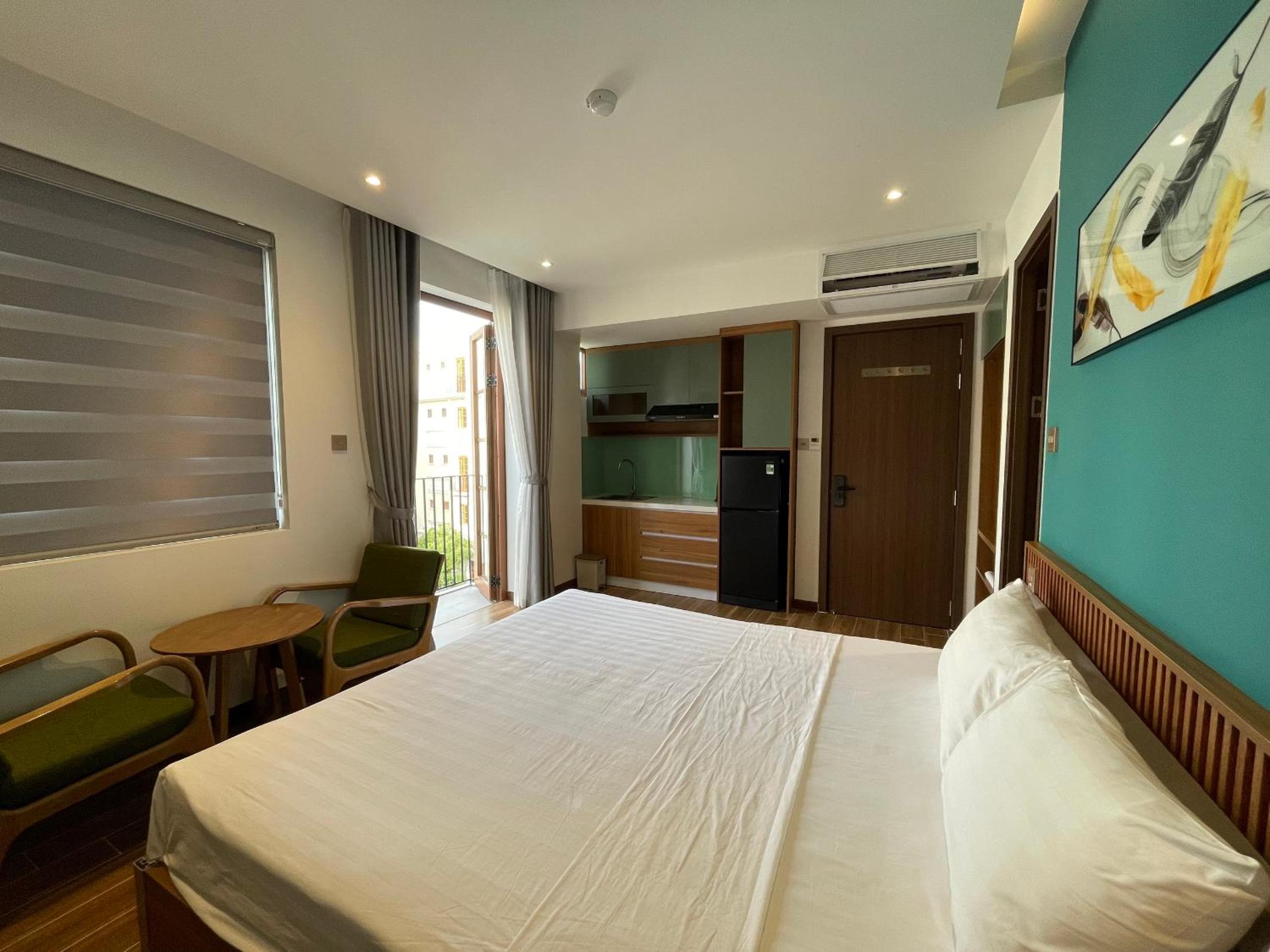 Superior Double Room City View with Balcony photo 1