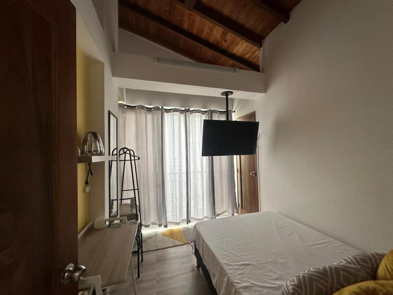 Double Room With Private Bathroom photo 2