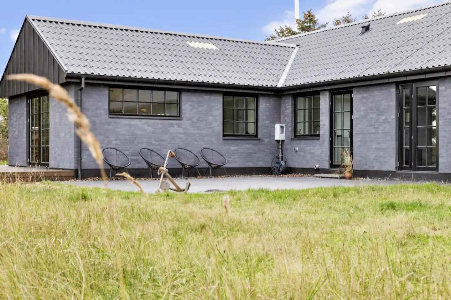 Five-Bedroom Holiday Home photo 2