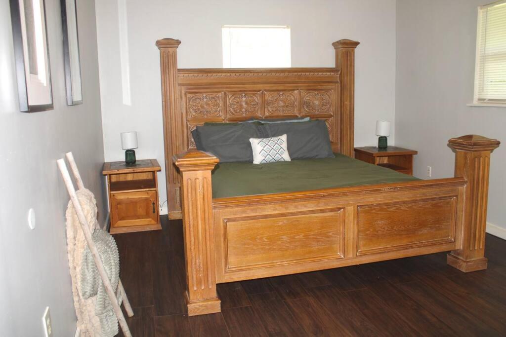 One-Bedroom House photo 1
