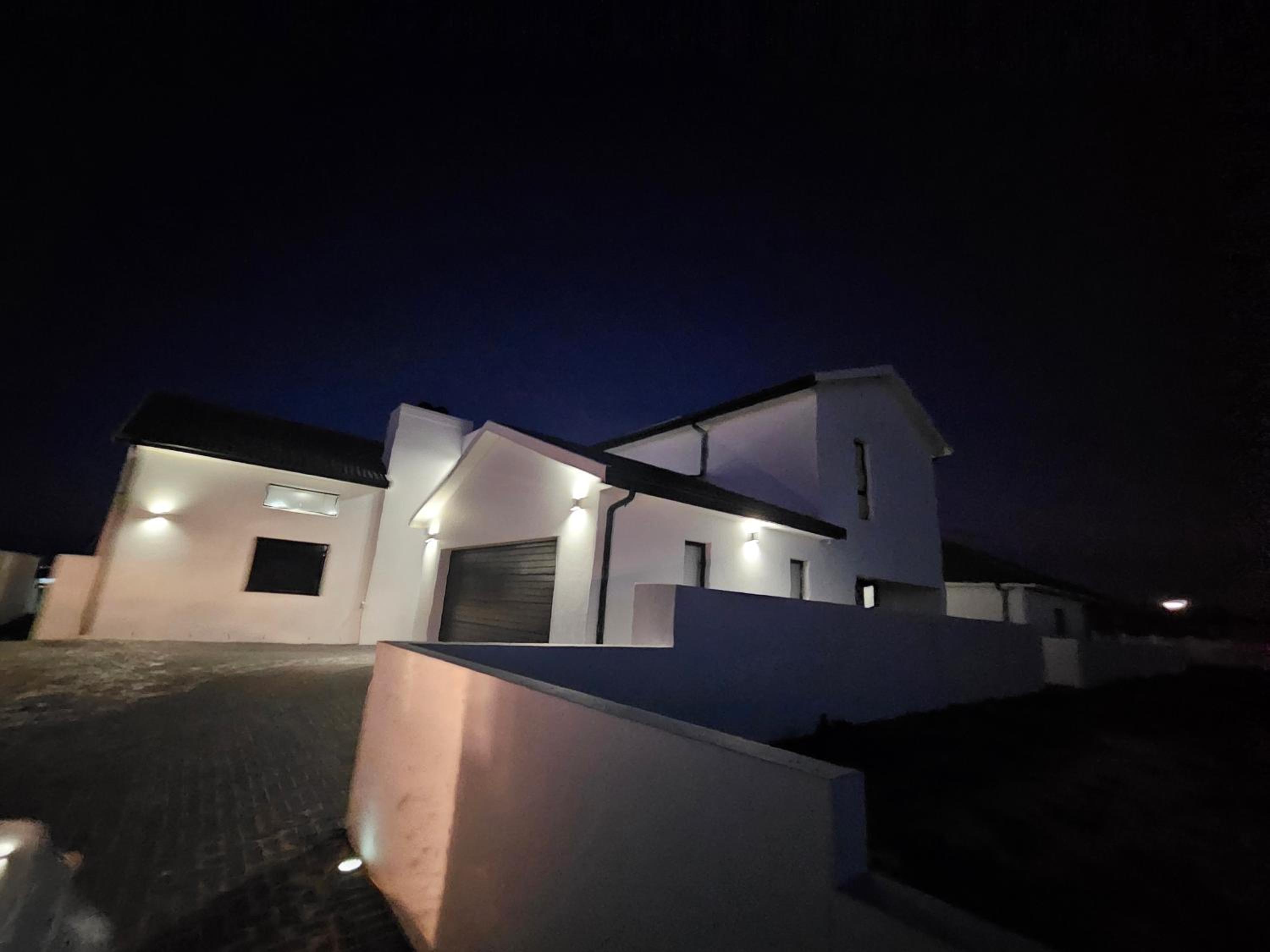 Villa photo 2