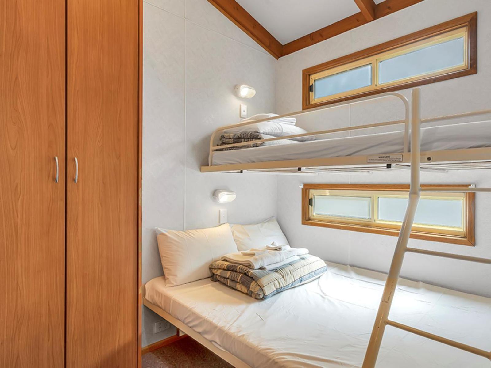 Three-Bedroom Villa - Photo 11