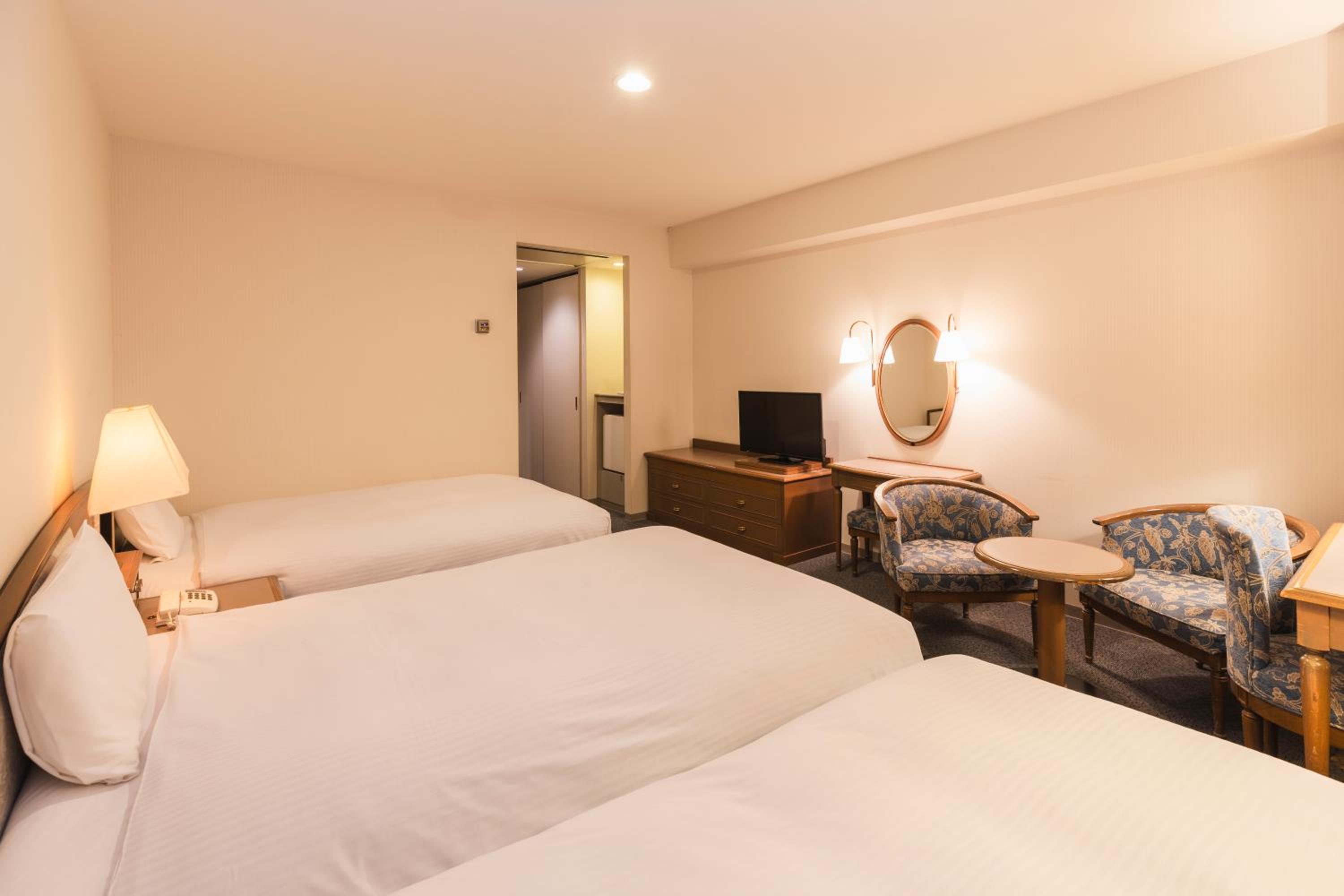Deluxe Twin Room - Non-Smoking photo 3