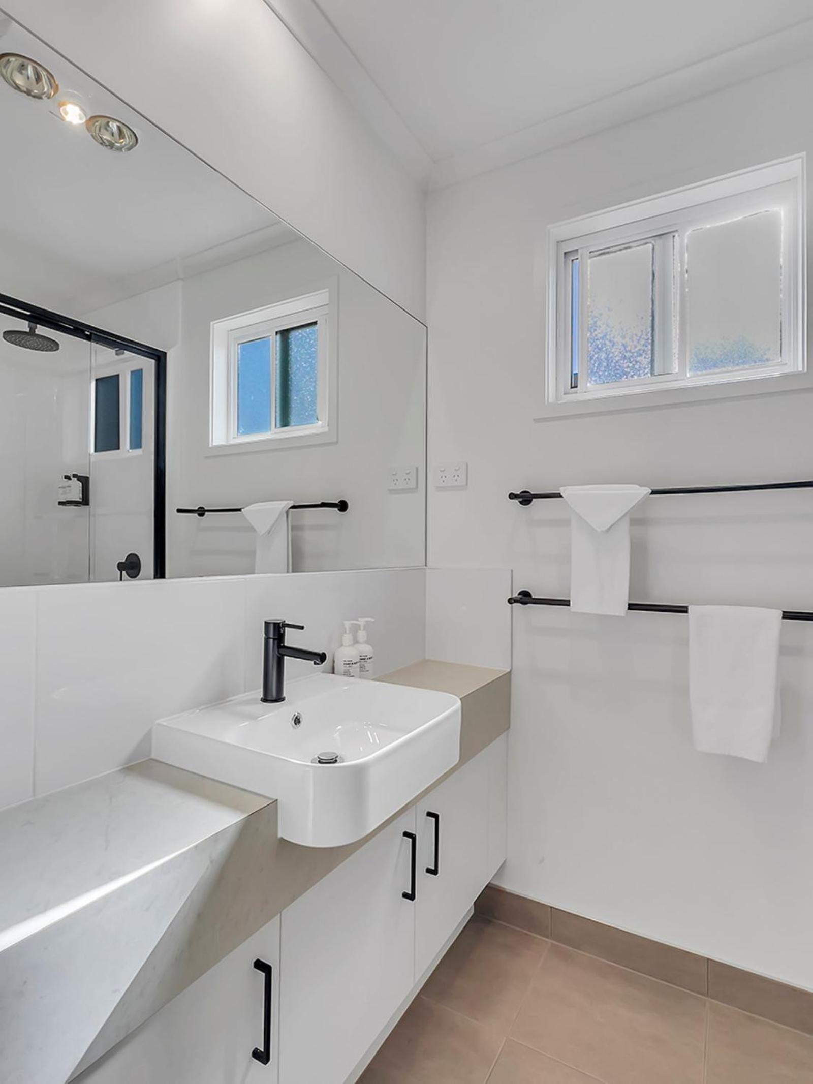 Two Bedroom Superior Villa - Photo 9