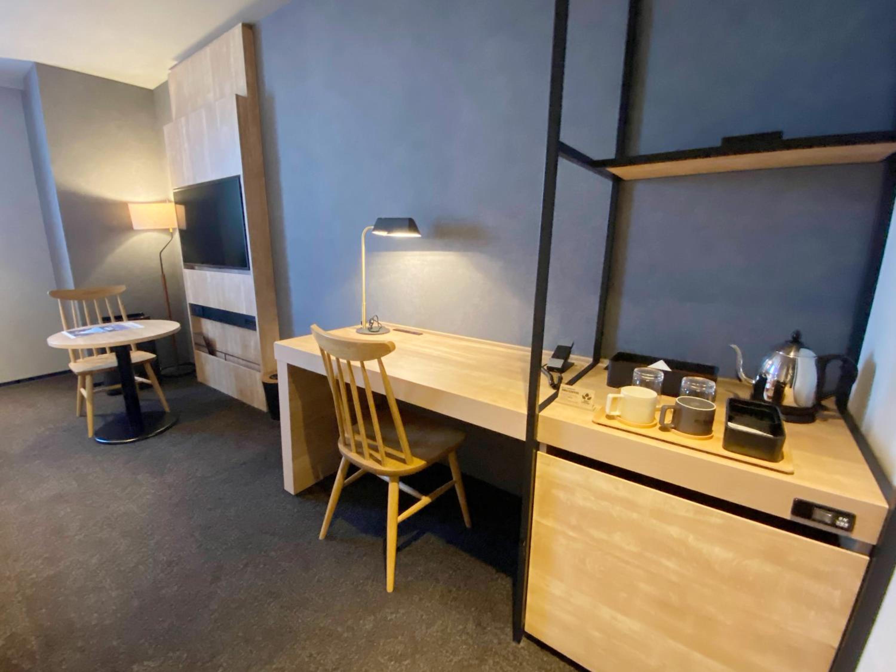 King Room - Non Smoking - Photo 3