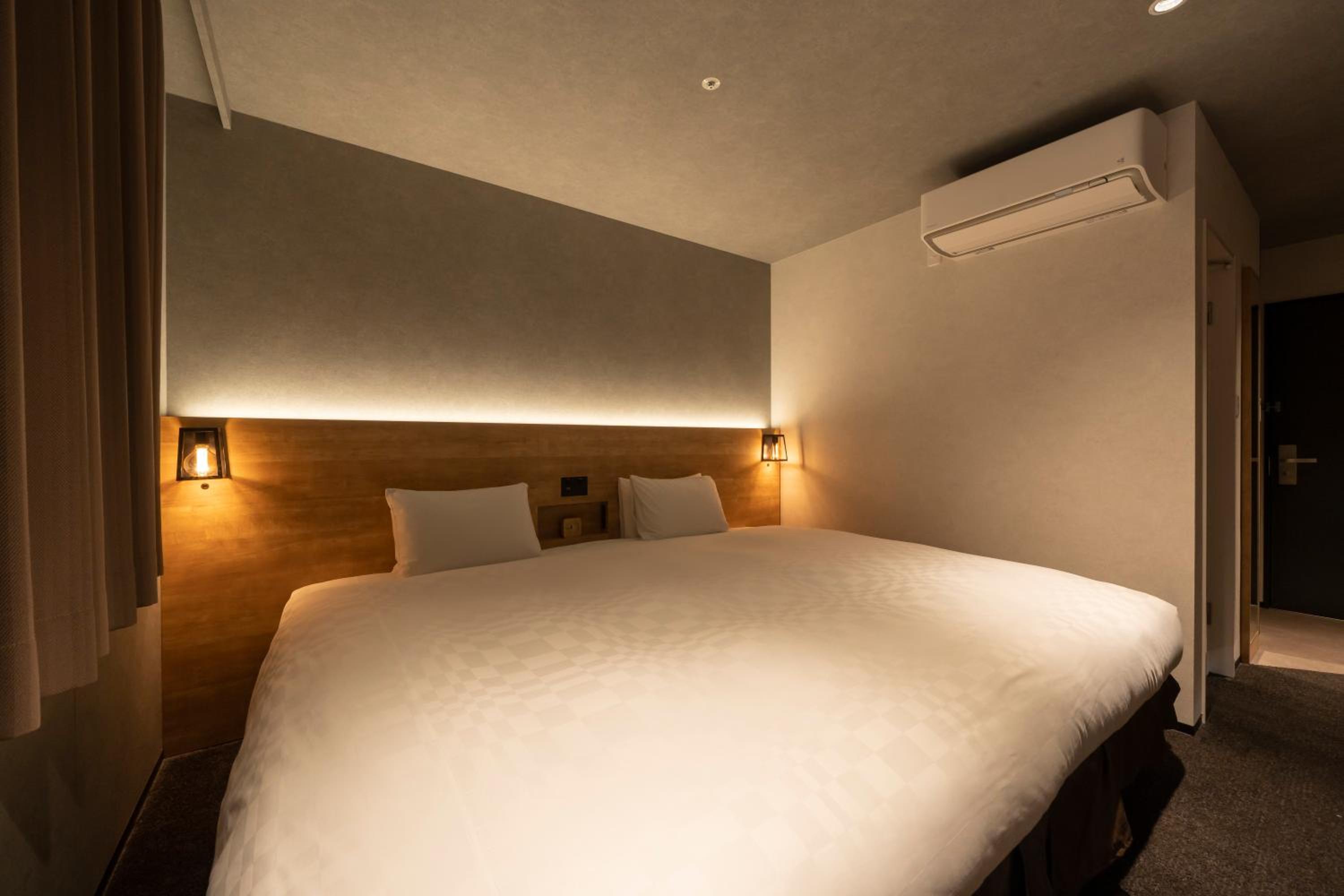 King Room - Non Smoking - Photo 4