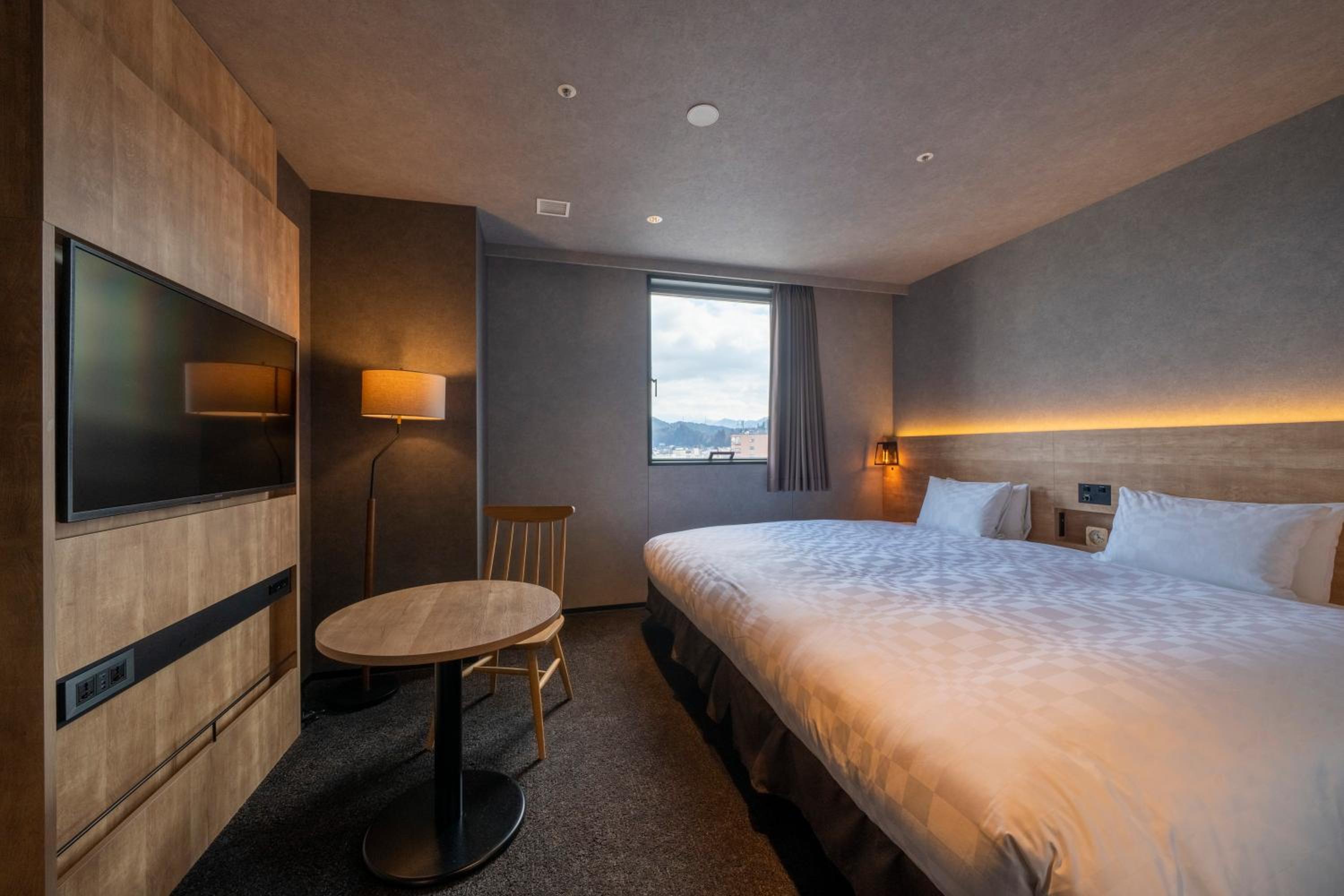 King Room - Non Smoking - Photo 1