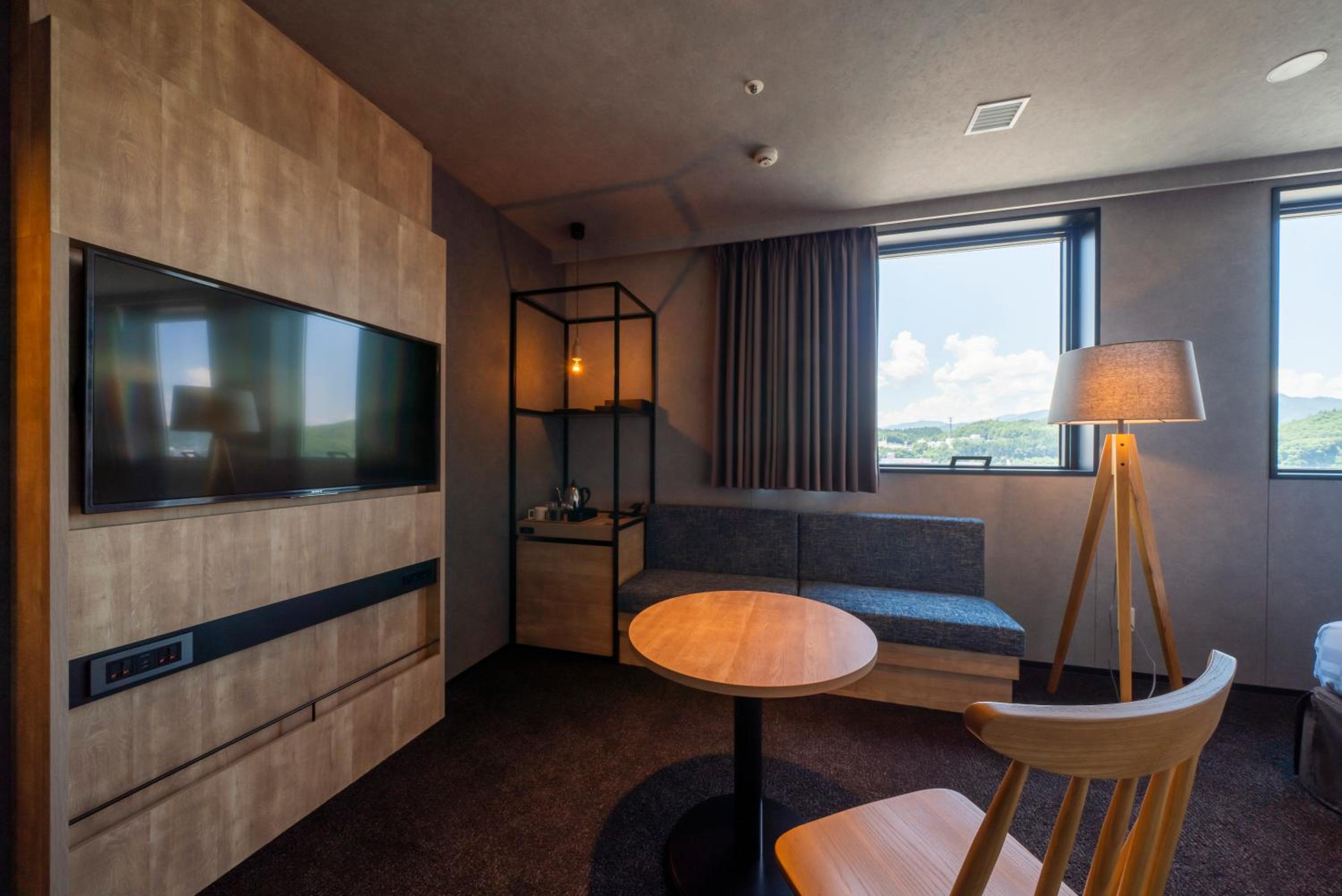 Deluxe King Room - Non Smoking - Photo 7