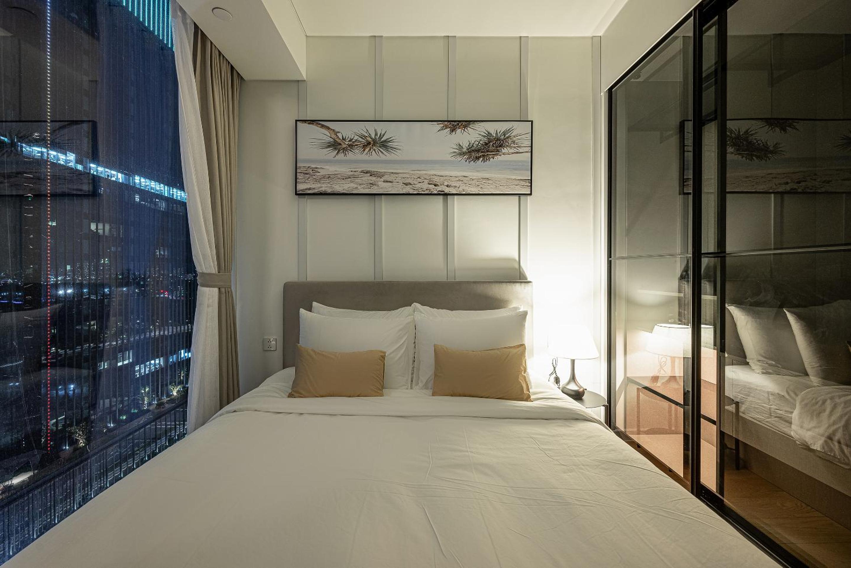 Two-Bedroom Deluxe Apartment with Harbor View photo 2