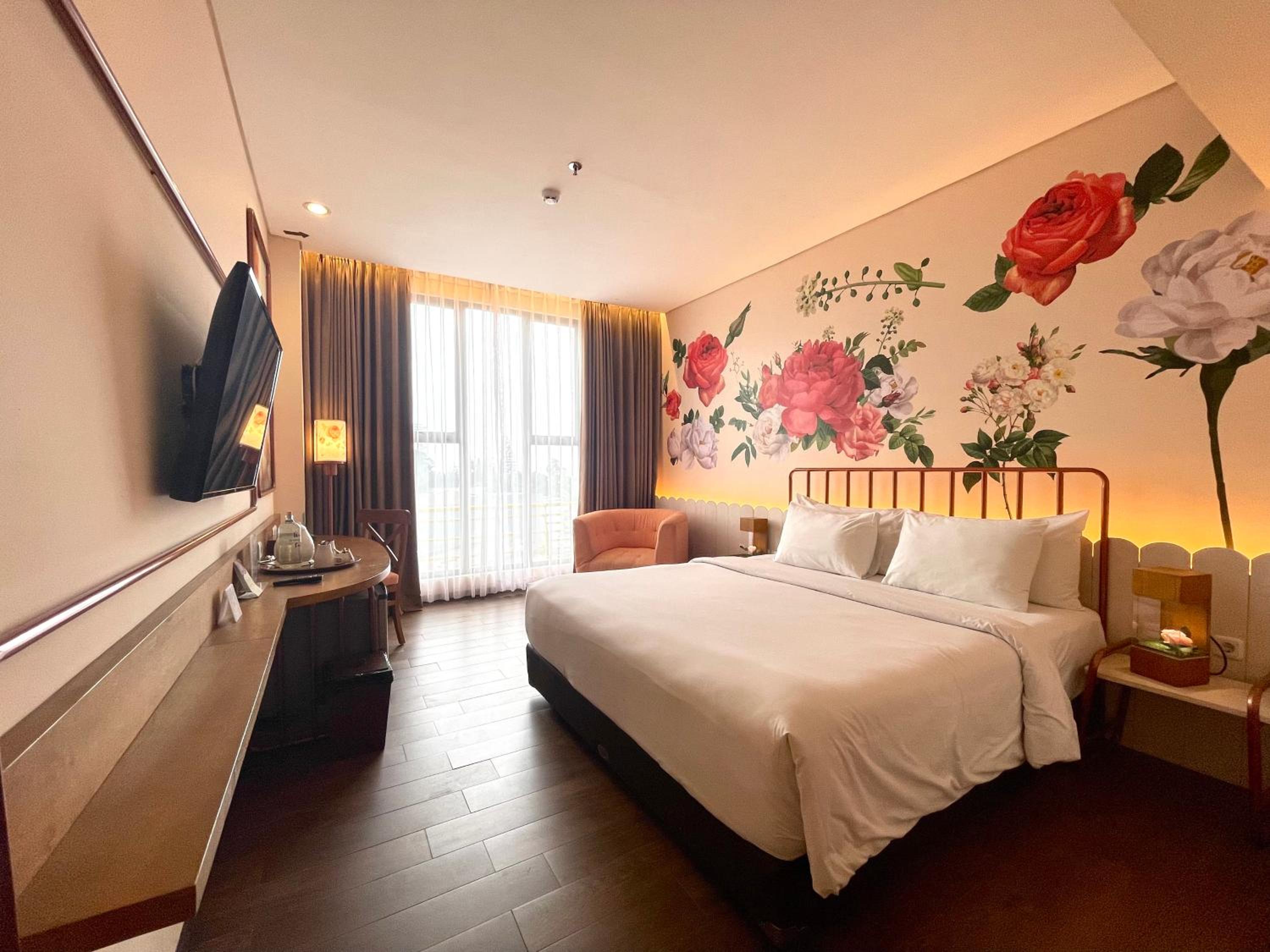 Spring Deluxe Room - King bed