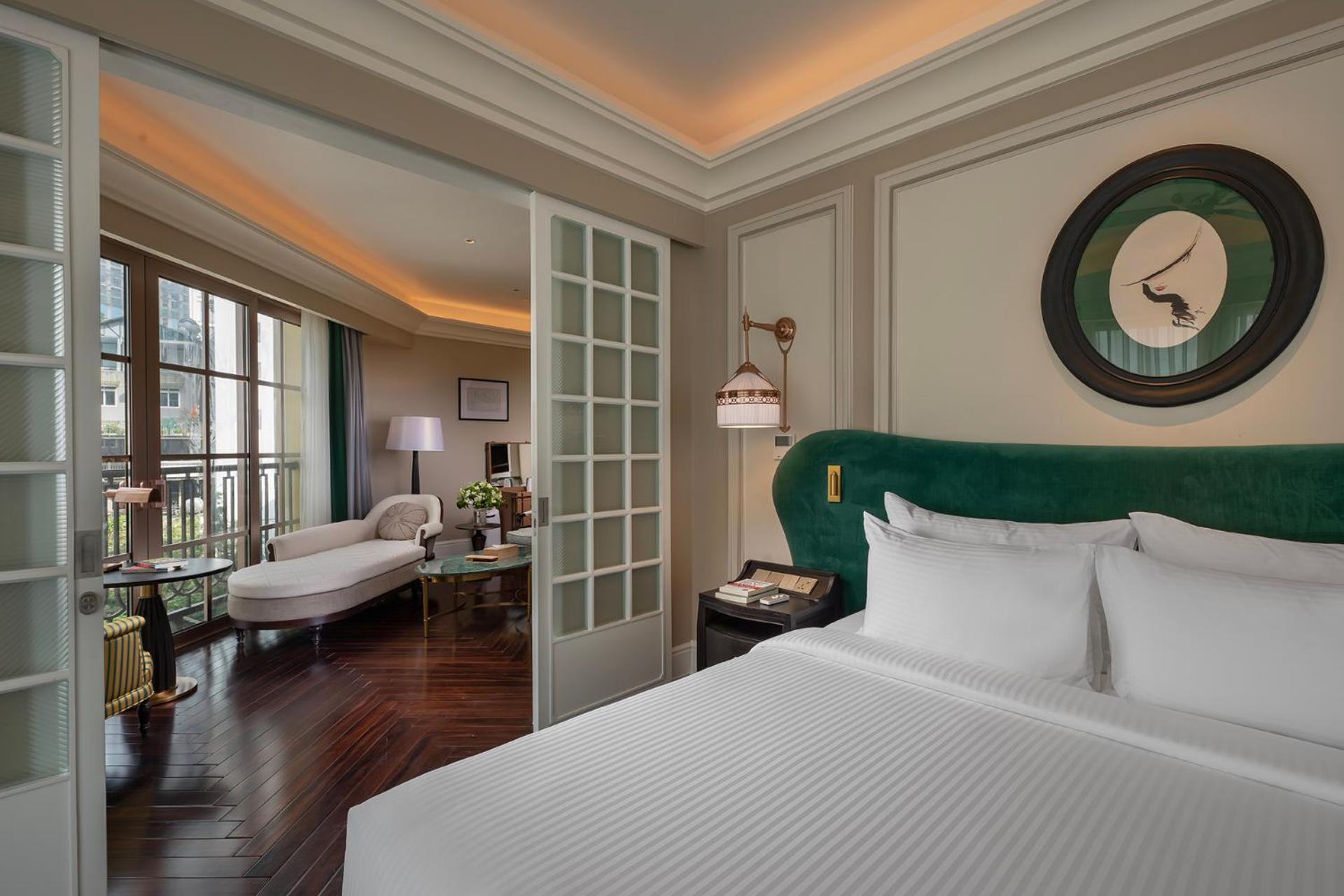 Deluxe King Suite - Photo 6