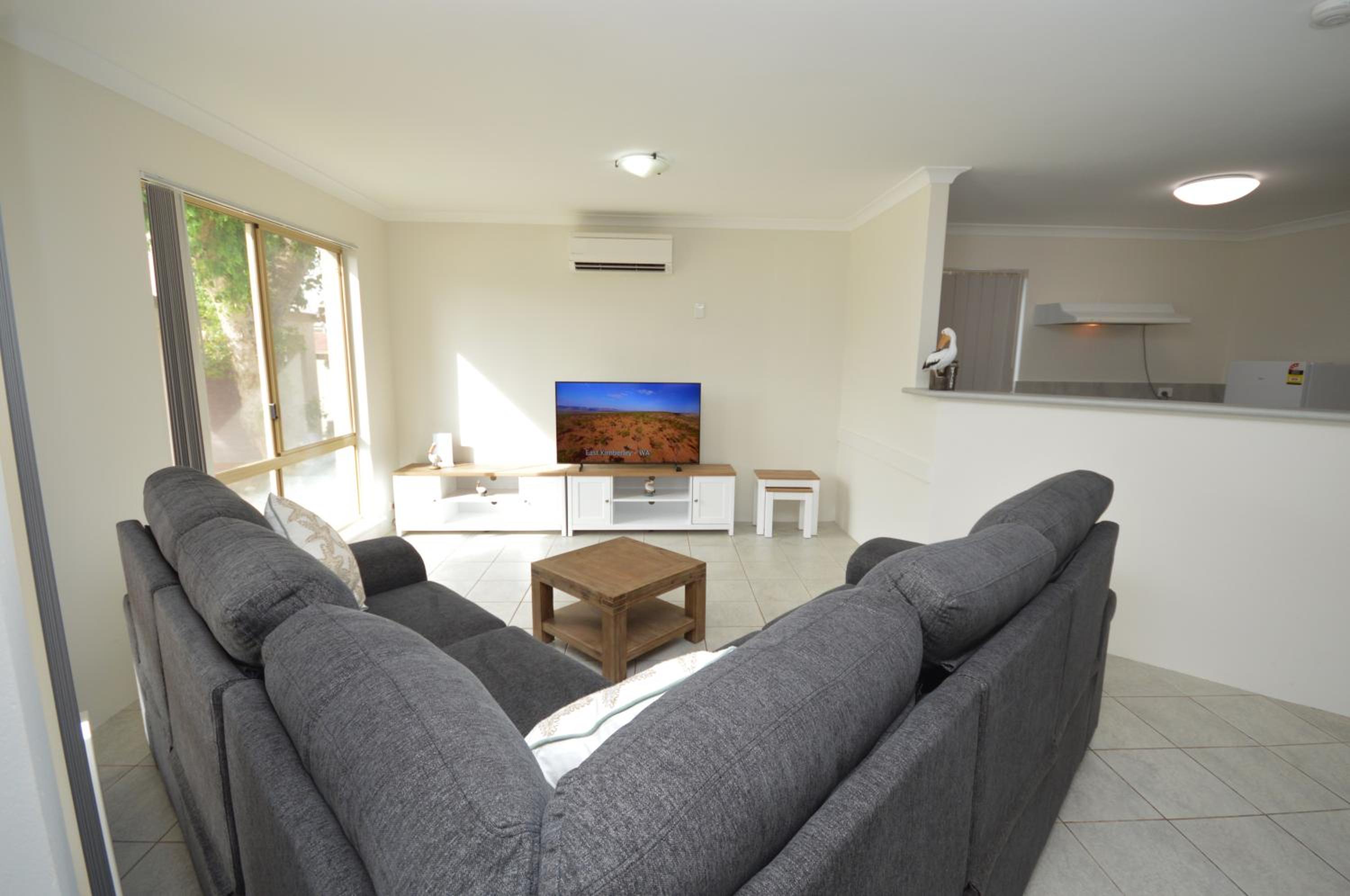 Three-Bedroom Villa photo 1