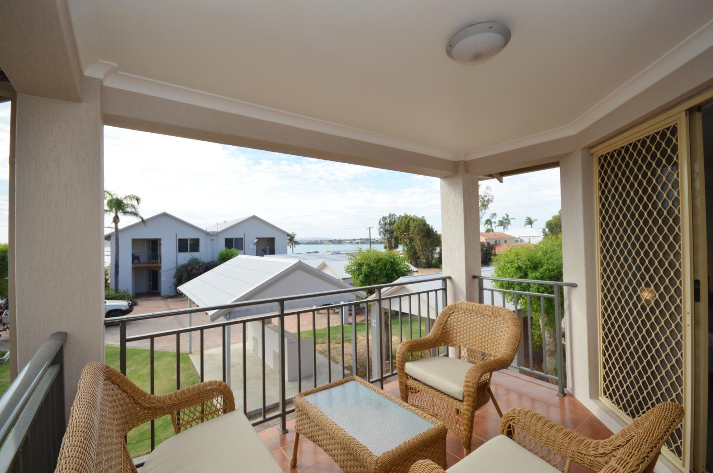Three-Bedroom Villa photo 2