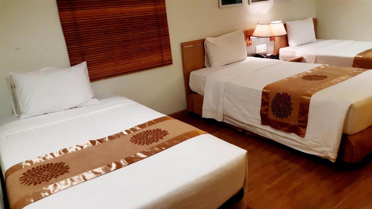 Superior Triple with 03 single beds photo 2