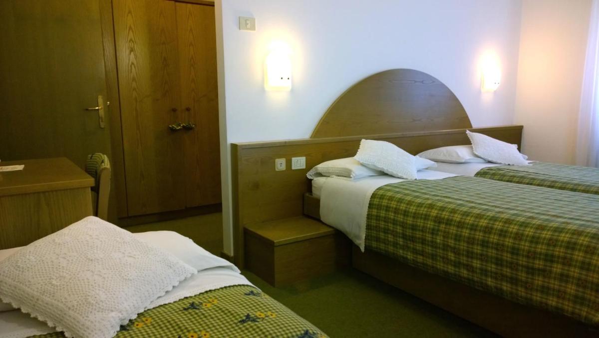 Standard Triple Room photo 2