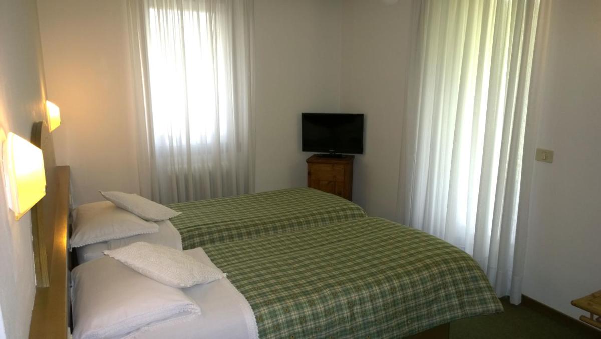 Standard Twin Room photo 2
