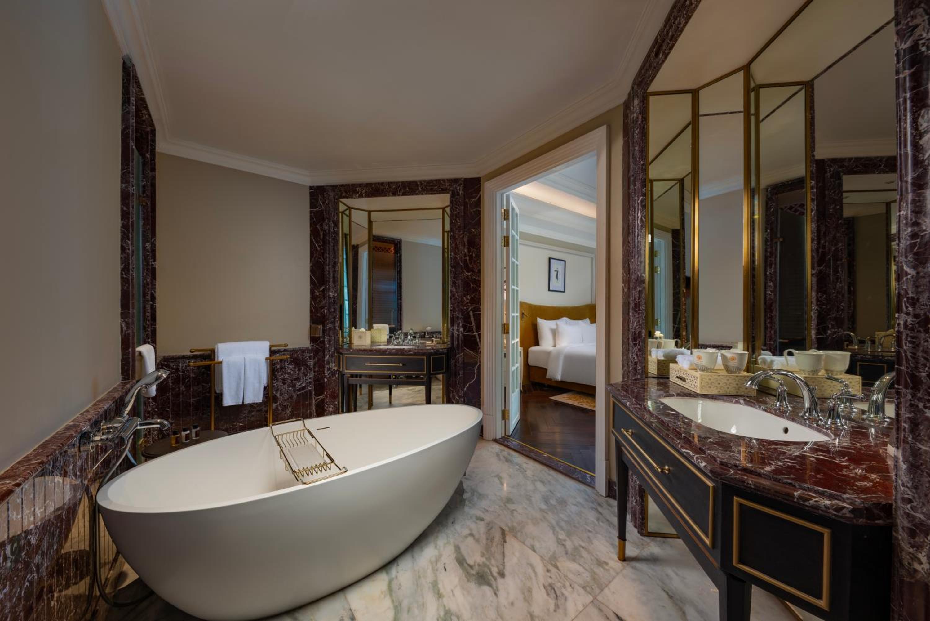 Superior King Suite