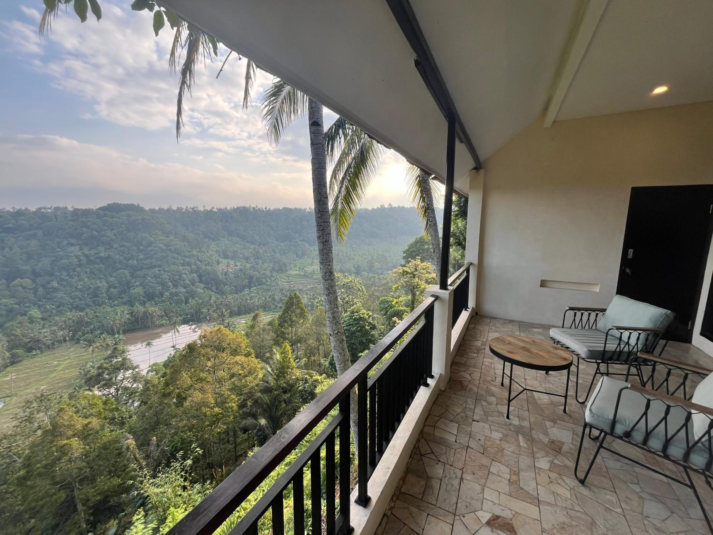 Deluxe Double or Twin Room with Mountain View - Photo 13