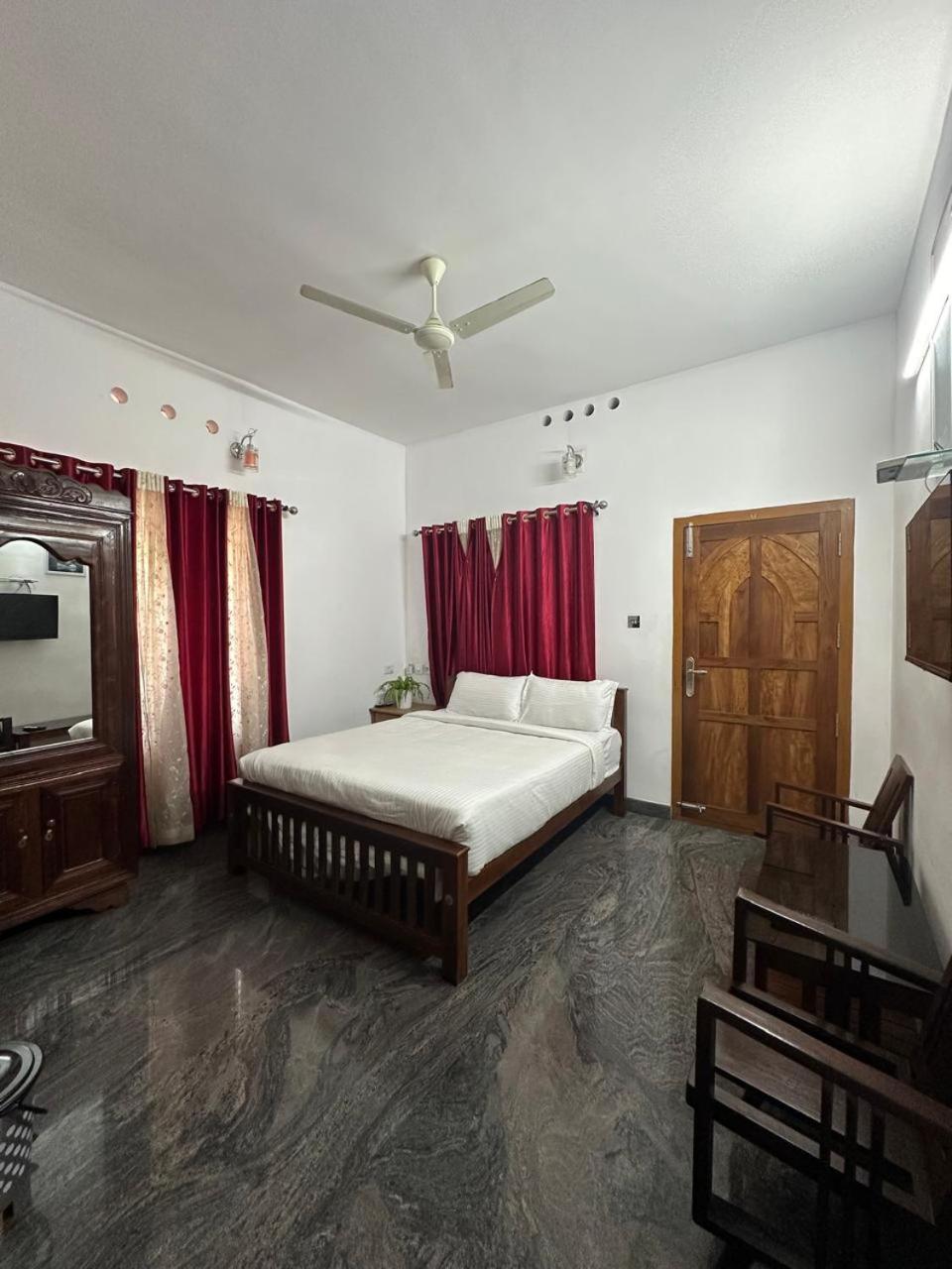 Deluxe Double Room photo 2