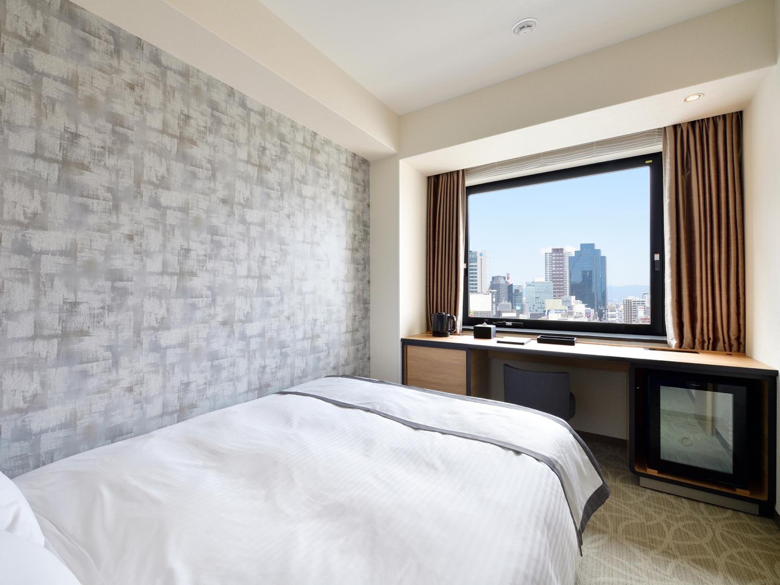 Double Room with Small Double Bed - Non-Smoking - No Daily Cleaning photo 1