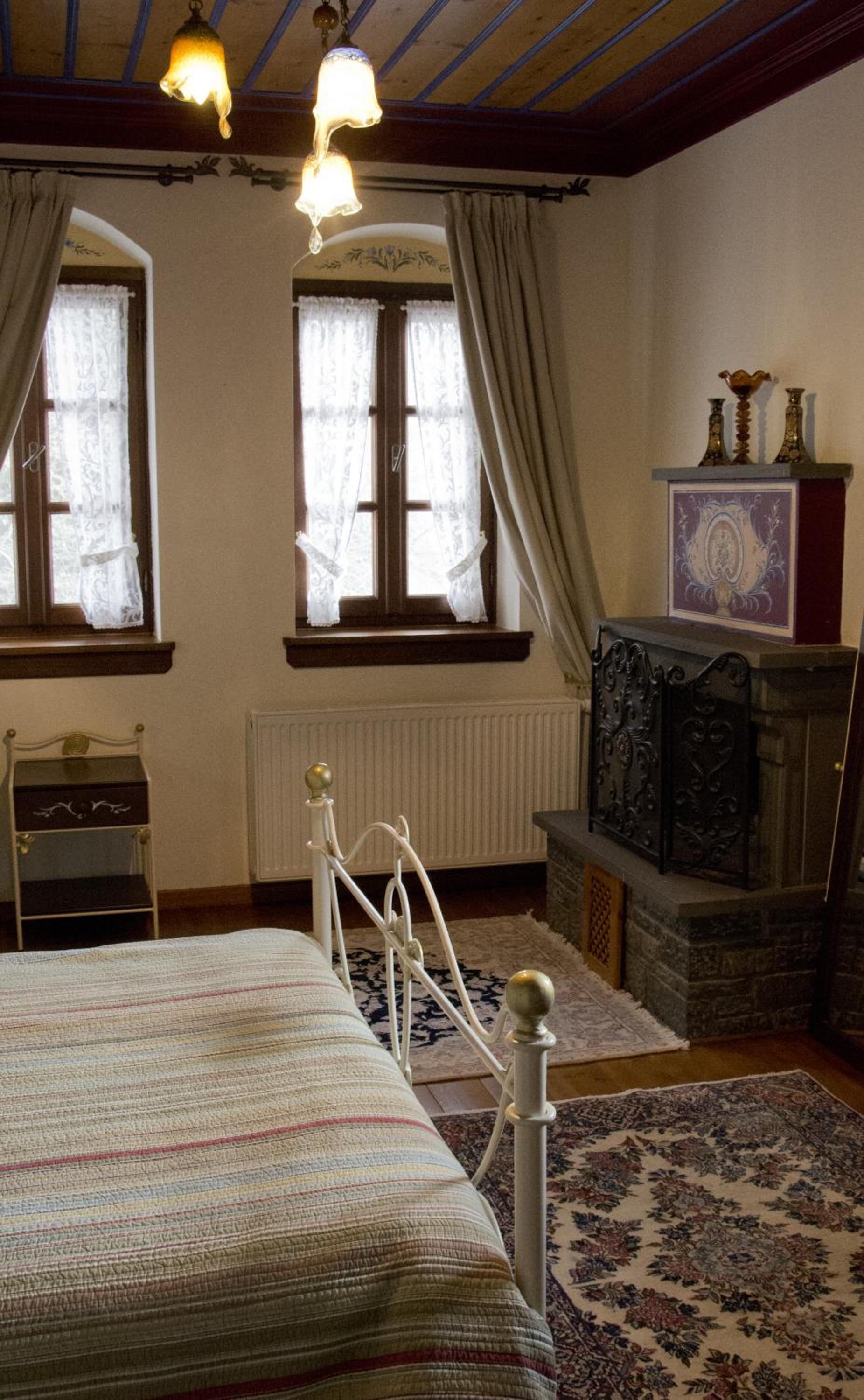 Deluxe Double Room with Fireplace - Photo 6