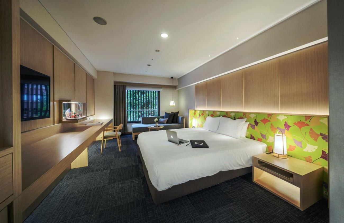 Deluxe Room King - Non-Smoking photo 1