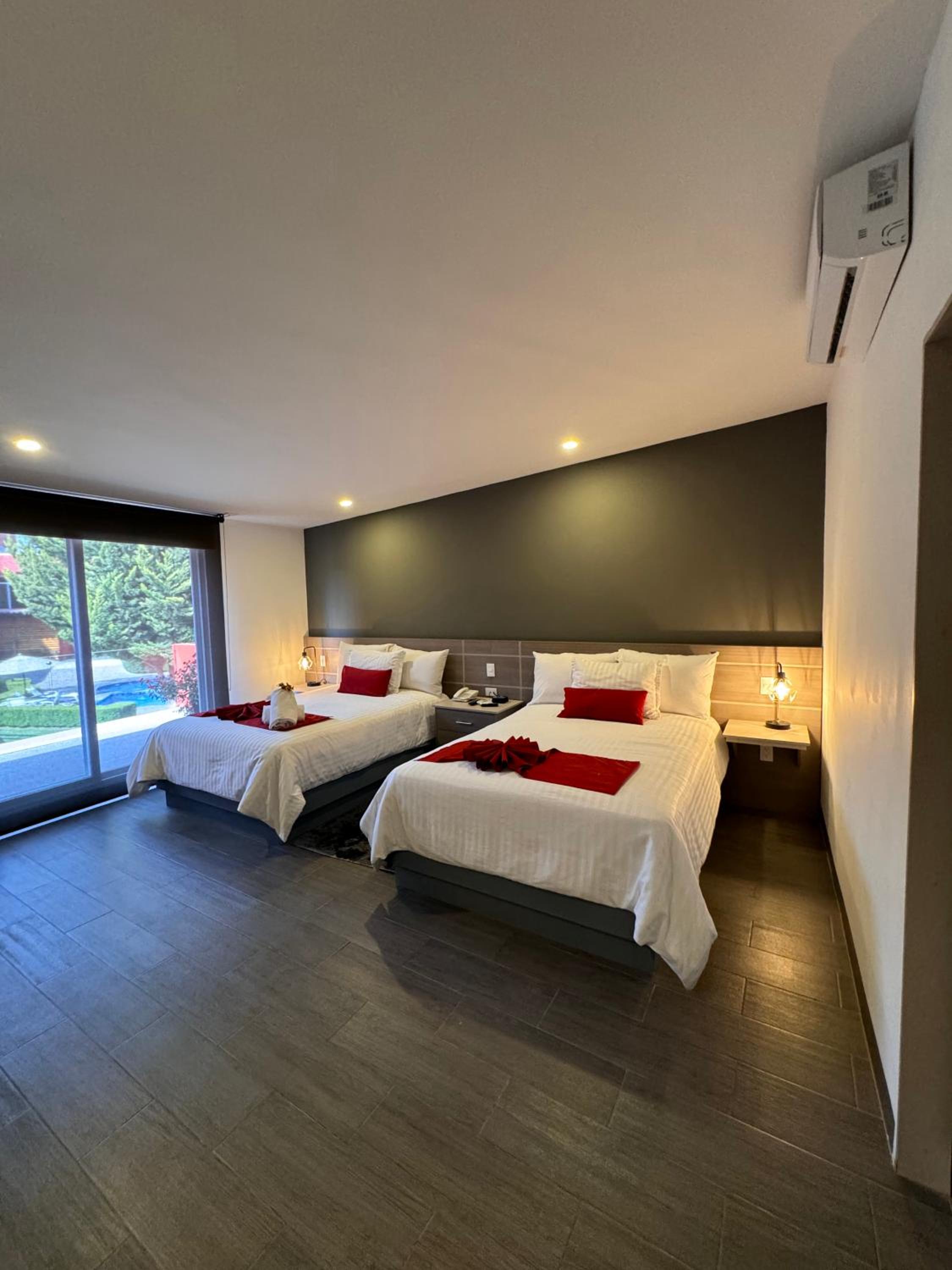 Villa - Photo 3