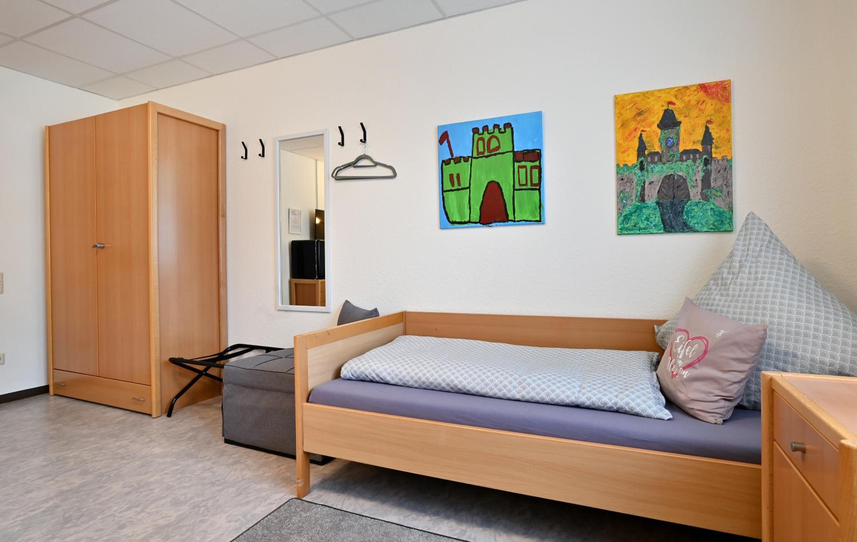 Twin Room with Private External Bathroom
